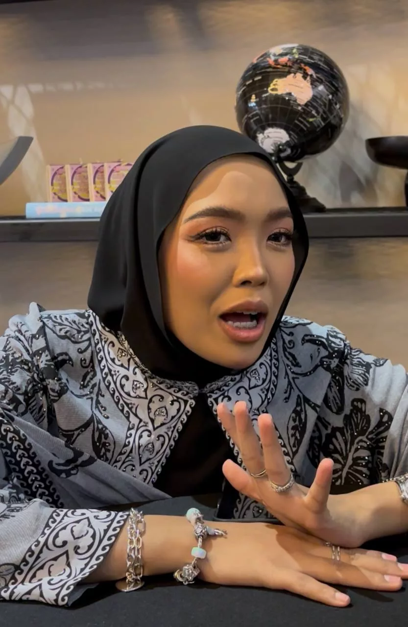 “Ia Perkara Subjektif, Tiada Betul Dan Salah…,” – Ramai Suka Kritik Stail Solekan Orang Lain, Sally Whoo Lebih Suka Rai Perbezaan