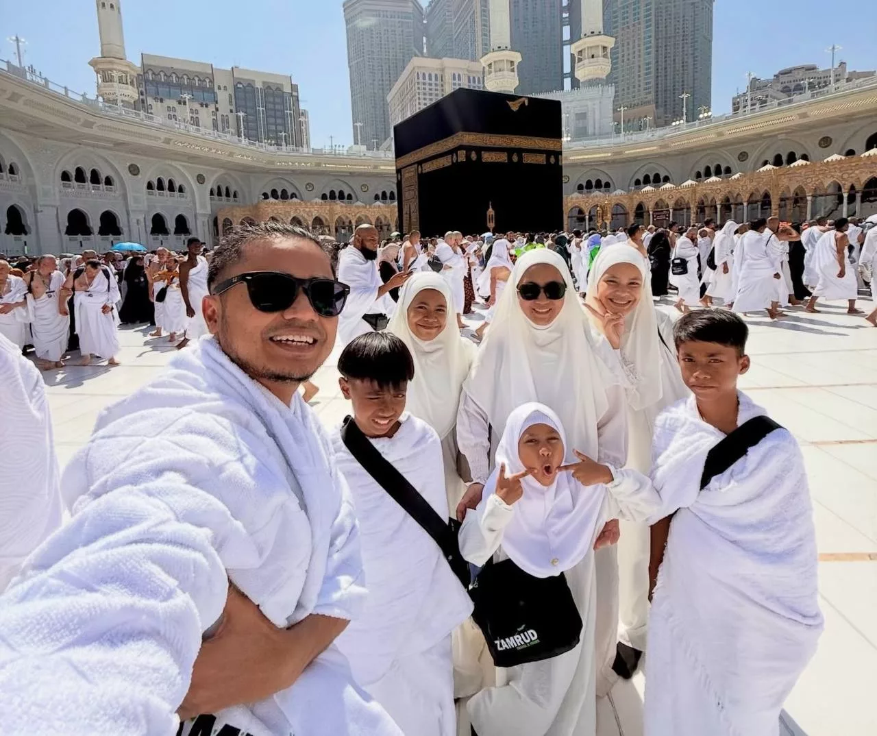“Kalau Allah Cabut Nyawa Di Sana, Kita Rasa Beruntung” – Di Sebalik Pergolakan Timur Tengah, Lan Solo Kongsi Detik Umrah Bersama Keluarga