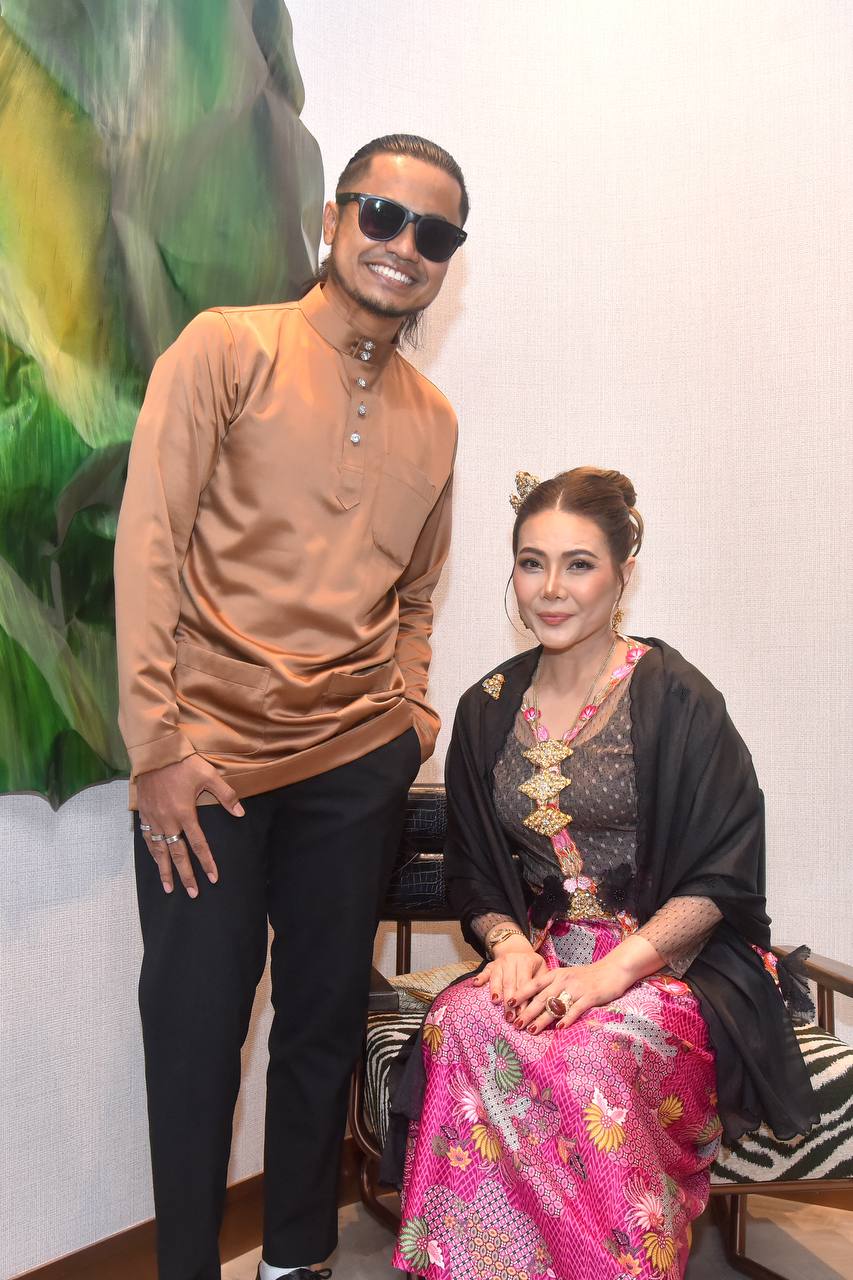 “Kalau Allah Cabut Nyawa Di Sana, Kita Rasa Beruntung” – Di Sebalik Pergolakan Timur Tengah, Lan Solo Kongsi Detik Umrah Bersama Keluarga