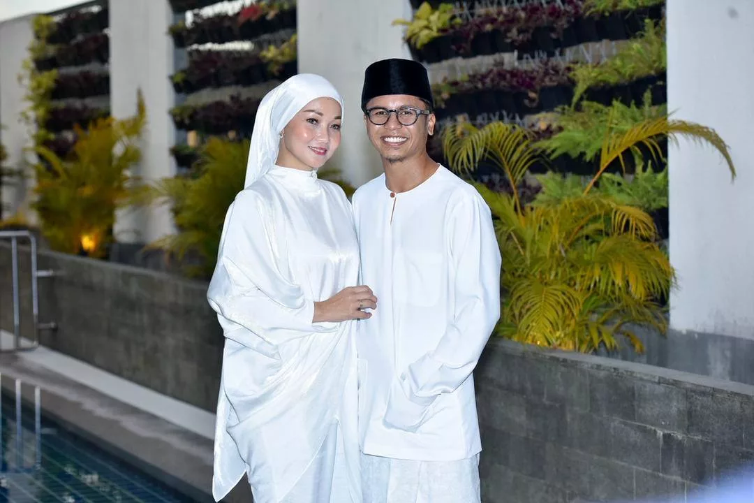 “Saya Tetap Hormat Kerjayanya Tapi…,” - Hafiz Suip Kekal Dengan Prinsip, Tak Izin Isteri Menyanyi Lagi 6 “Saya Tetap Hormat Kerjayanya Tapi…,” – Hafiz Suip Kekal Dengan Prinsip, Tak Izin Isteri Menyanyi Lagi