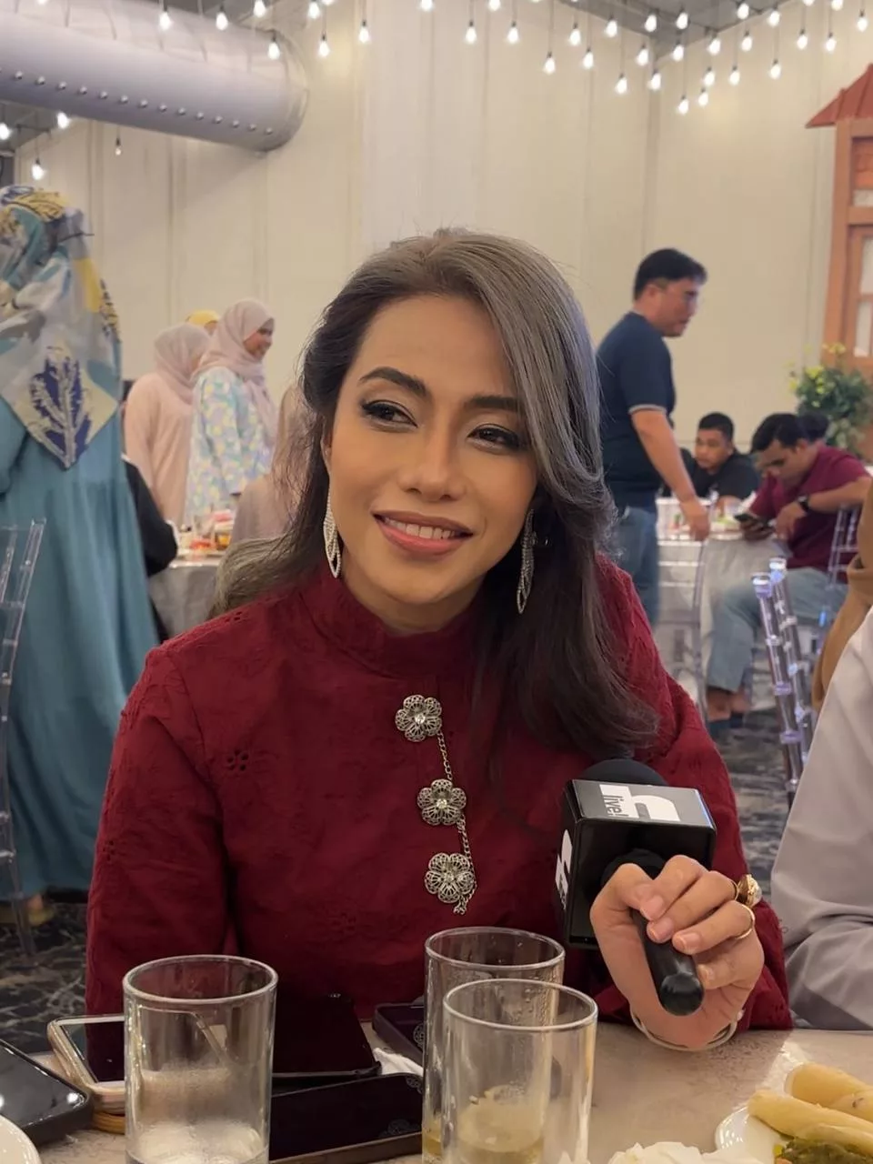 “Sebagai Junior Yang Baru Merangkak…,” – Elly Arifin Tak Tersinggung Ditegur Penyampai Senior, Sedia Baiki Kelemahan Di Konti Radio