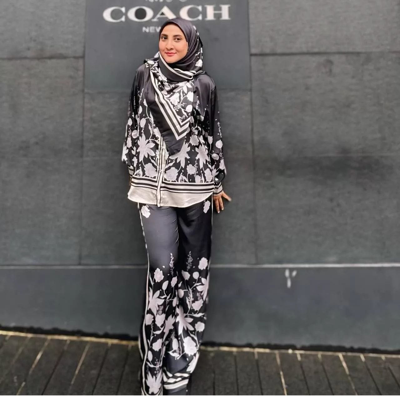 “Minta Maaf Kalau Saya Tak Salam…,” – Individu Bergelar ‘Datin’ Label Azza Elite Artis Tak Semenggah & Sendu? Ini Reaksi Tuan Badan