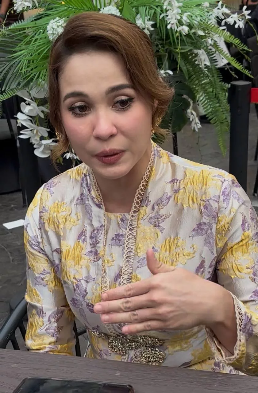 “Saya Membesar Dalam Keluarga Yang Berpecah,” – Emma Maembong Kekalkan Rutin Beraya Dengan Bekas Suami, Tak Kamu Anak-Anak Rasa Kekurangan
