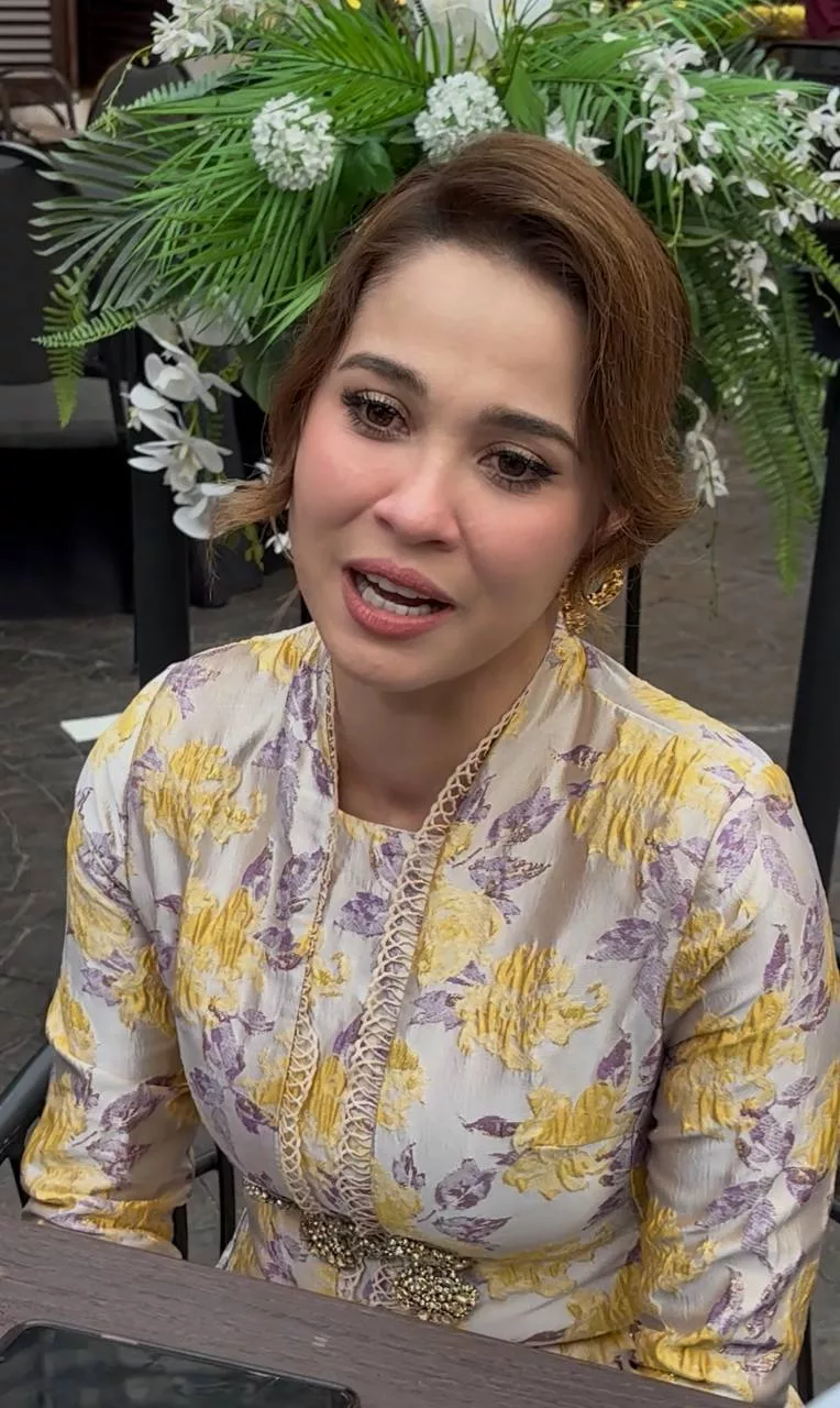 “Saya Membesar Dalam Keluarga Yang Berpecah,” – Emma Maembong Kekalkan Rutin Beraya Dengan Bekas Suami, Tak Kamu Anak-Anak Rasa Kekurangan