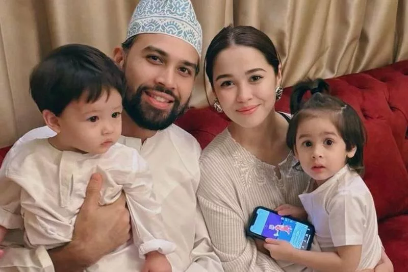 “Saya Membesar Dalam Keluarga Yang Berpecah,” – Emma Maembong Kekalkan Rutin Beraya Dengan Bekas Suami, Tak Kamu Anak-Anak Rasa Kekurangan