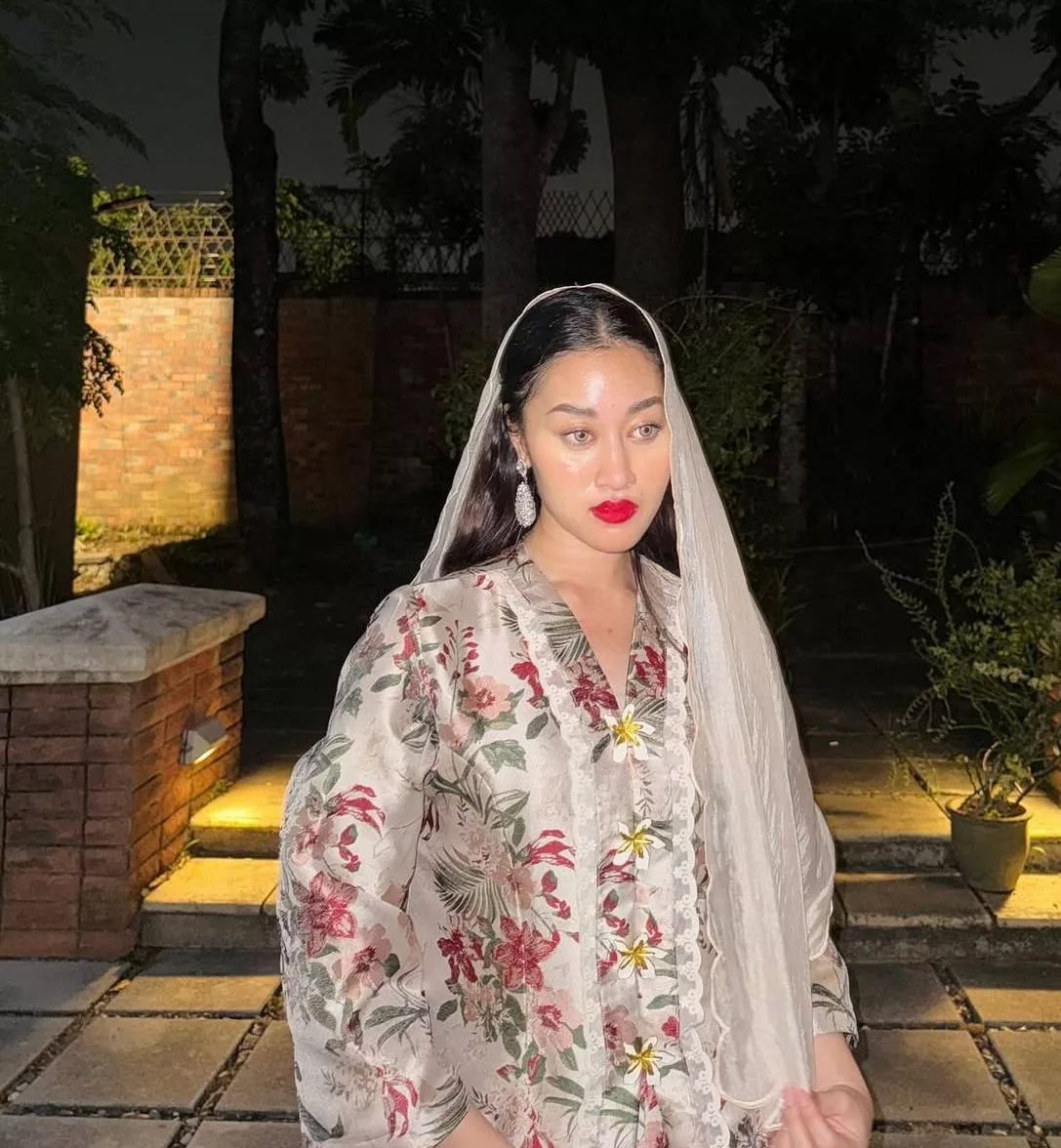 “Allahuakbar Ketika Ramadan, Selepas Terawih Selalu Berdoa Nak Dapat ‘Jodoh’, Mungkin Ini Rezeki ‘Jodoh’ Allah Nak Bagi,” – Aisha Retno