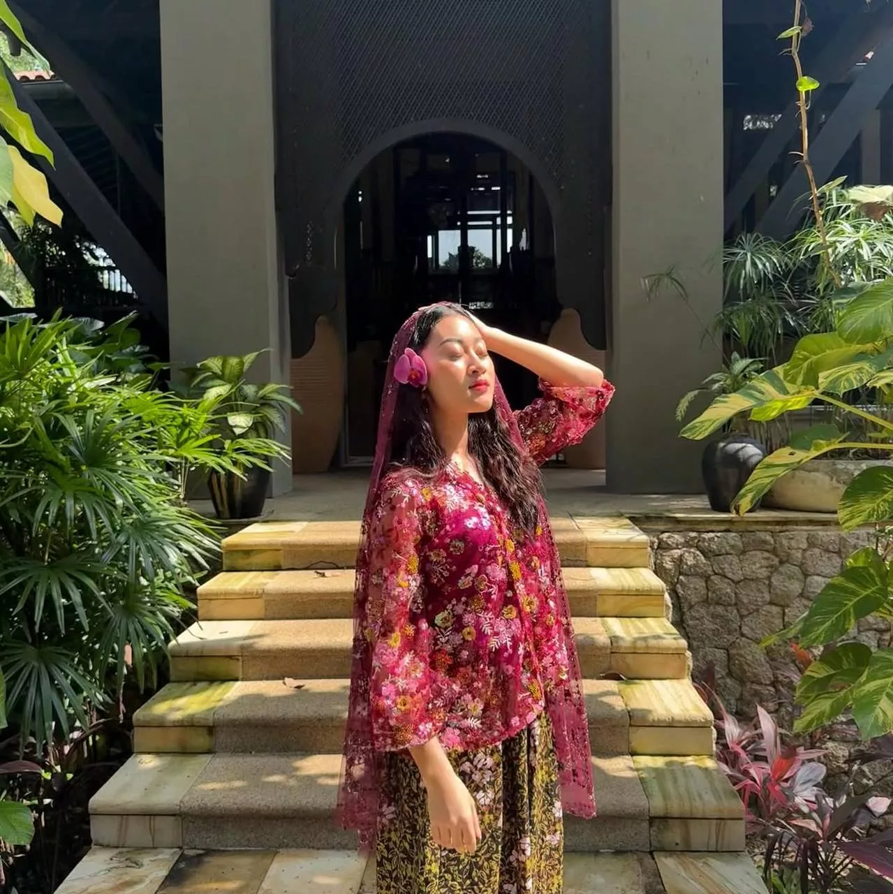 “Allahuakbar Ketika Ramadan, Selepas Terawih Selalu Berdoa Nak Dapat ‘Jodoh’, Mungkin Ini Rezeki ‘Jodoh’ Allah Nak Bagi,” – Aisha Retno