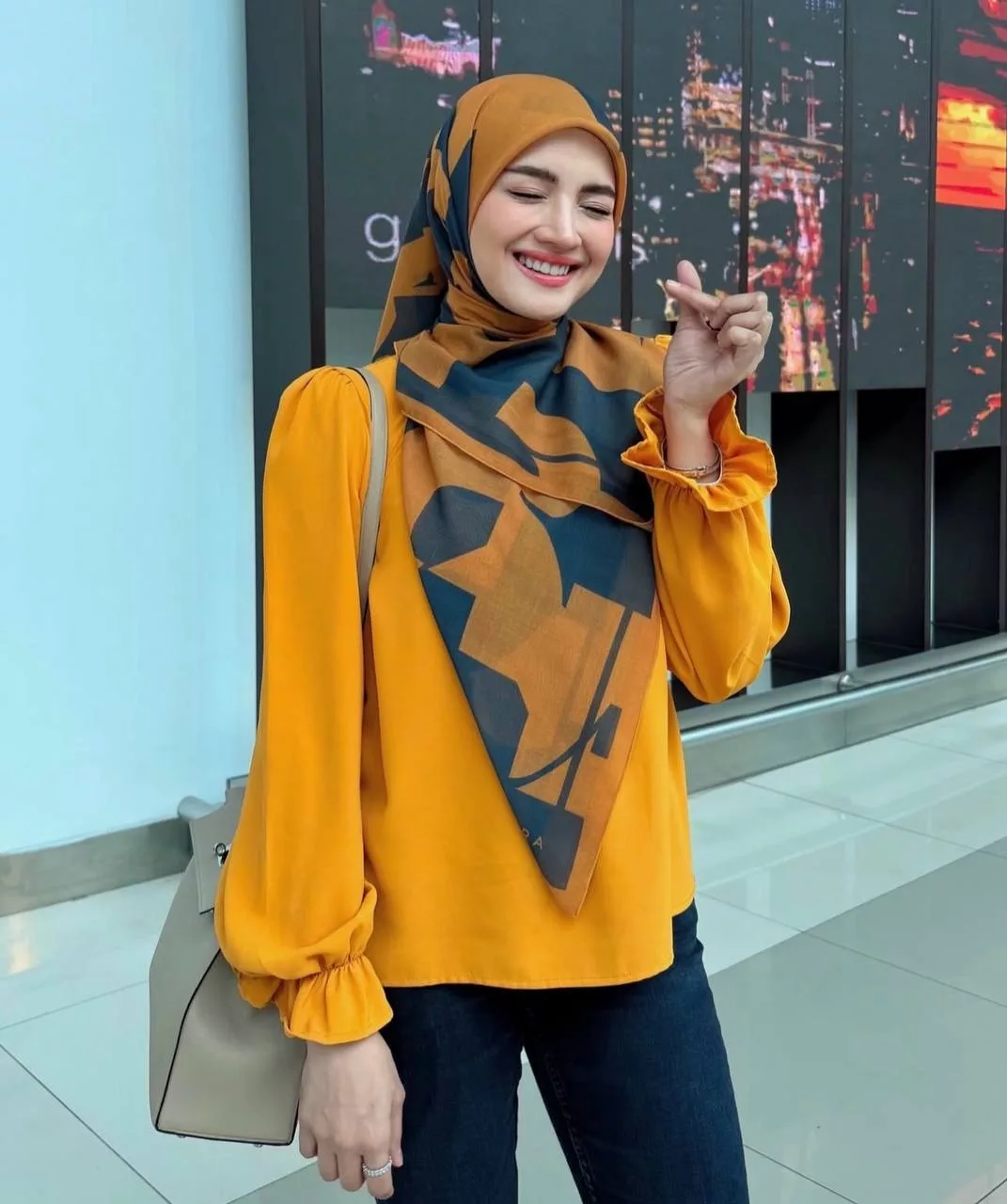 “Reaksi Mereka Positif, Kita Akan…,” – Yusof Haslam Rancang ‘Comeback’ Epik! Que Haidar & Fazura Bakal Disatukan Dalam Filem Rahsia Hujung Tahun