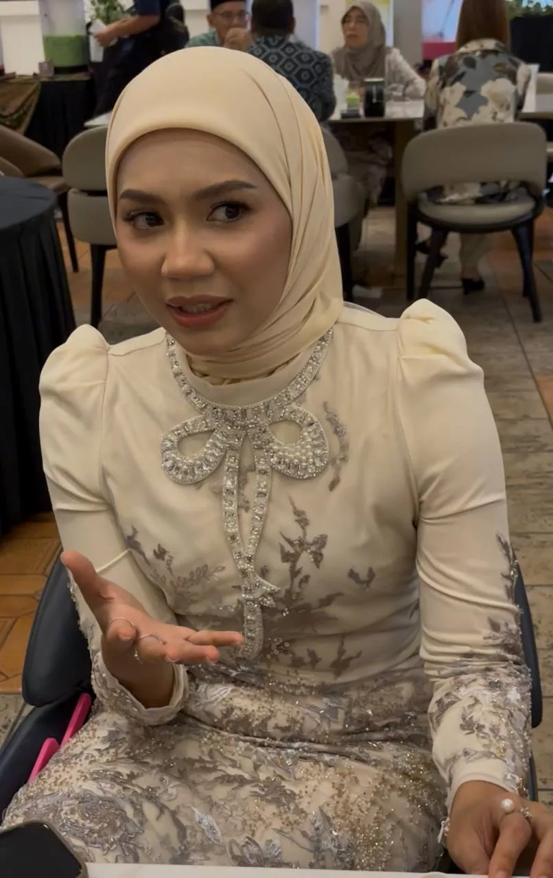 “Yang Hadir Semuanya Orang-Orang Baik,” - Ada Yang Ajak Kahwin, Aprena Manrose Belum Terbuka Hati 7 “Yang Hadir Semuanya Orang-Orang Baik,” – Ada Yang Ajak Kahwin, Aprena Manrose Belum Terbuka Hati