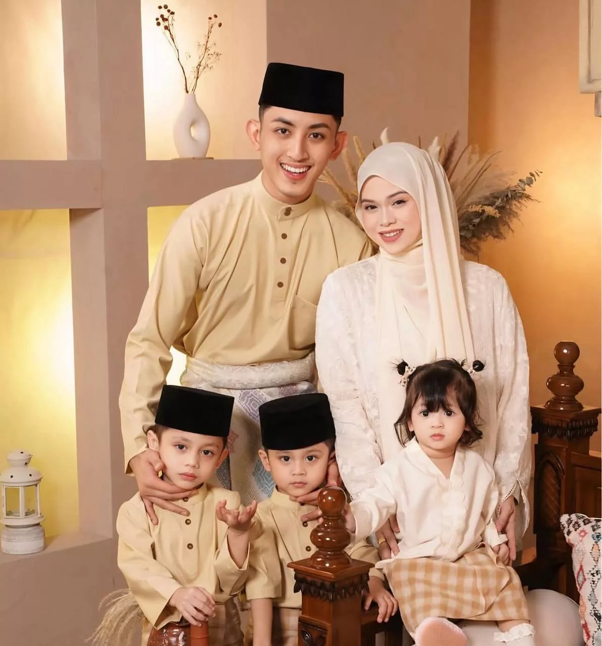 Terkilan Nama Anak-Anak Terpalit Kontroversi Suami & Isteri Kedua, Umisya Mazlan Dedah Sebab Masih Pertahan Perkahwinan 10 Terkilan Nama Anak-Anak Terpalit Kontroversi Suami & Isteri Kedua, Umisya Mazlan Dedah Sebab Masih Pertahan Perkahwinan