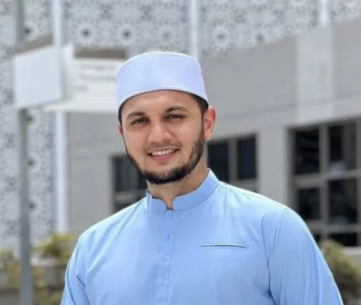 “Bangga Melihat Anak-Anak Ini,” – PU Riz, Izzah Anuar Santuni Warga PPR & Edar Juadah Berbuka, Dakwah Santai ‘Sambung Ayat’ Al-Quran Jadi Sorotan