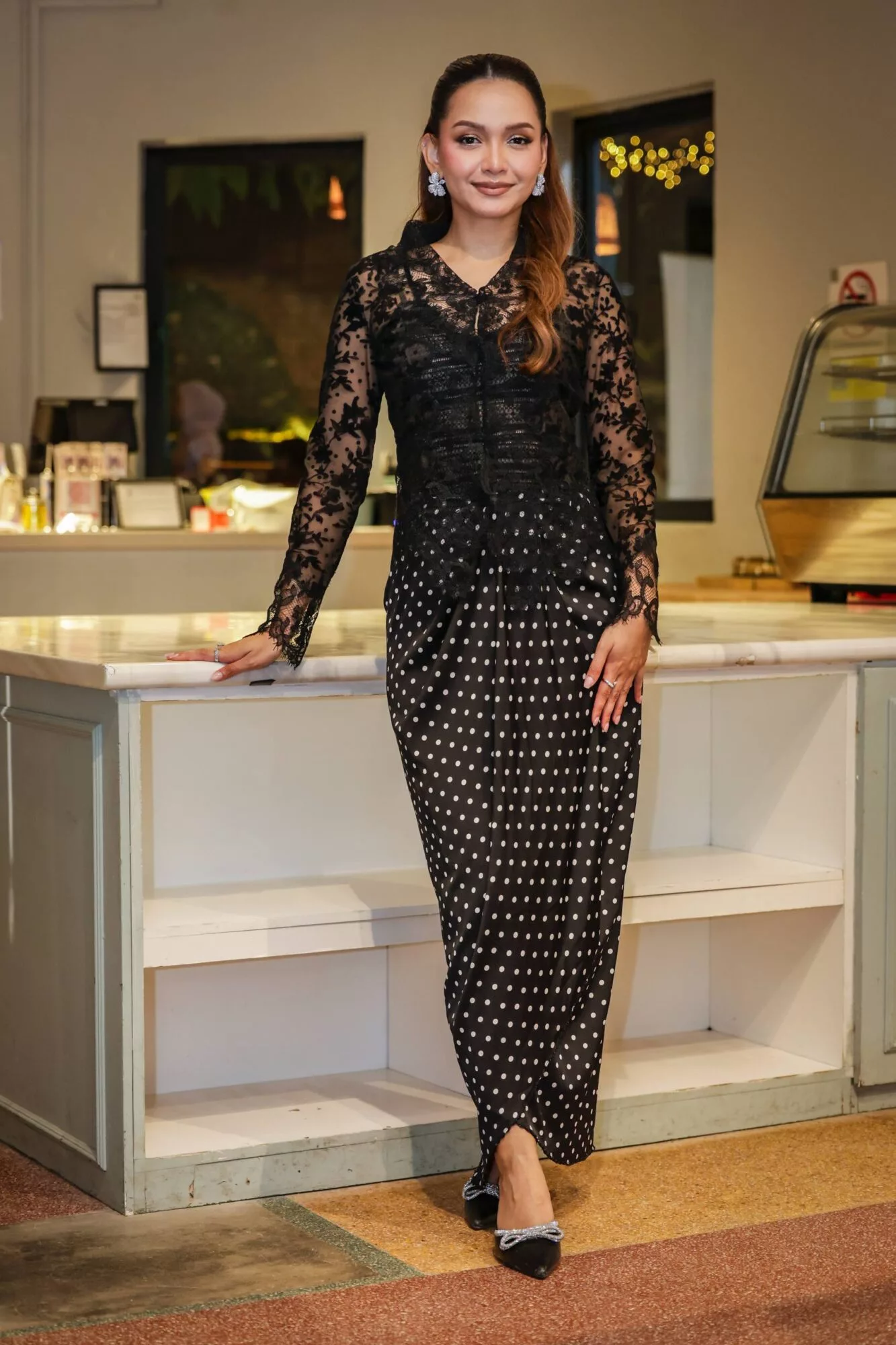 “Tak Perlu Romatik, Tanya ‘Dah Makan?’ Pun Okay,”- Azira Syafinaz Tertarik Dengan Lelaki Sentiasa Tunjuk Usaha, Nafi Sukar Didekati!