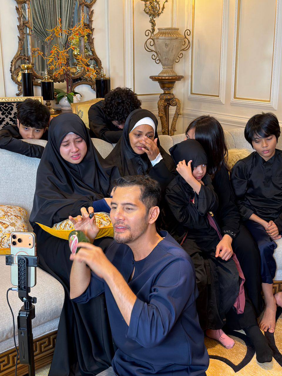 “Apa Yang Saya Beri Kepada Industri Hanyalah 30%…,” - Meniti Usia 51 Tahun, Norish Karman Masih Minat Nak Berlakon… Usia Bukan Penghalang Bawa Watak Berat 7 “Apa Yang Saya Beri Kepada Industri Hanyalah 30%…,” – Meniti Usia 51 Tahun, Norish Karman Masih Minat Nak Berlakon… Usia Bukan Penghalang Bawa Watak Berat