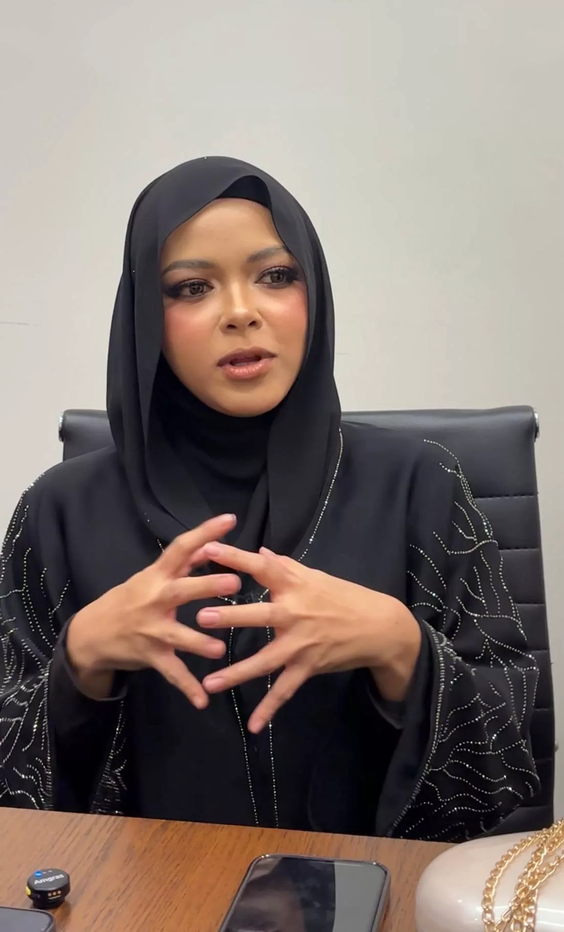 “Ayat Mereka Sama, Dah Tak Lut…,” – Ira Kazar Sudah Kalis Kecaman, Syukur Dapat Bantu Keluarga Saat Bapa Kena Tempias Kontroversi