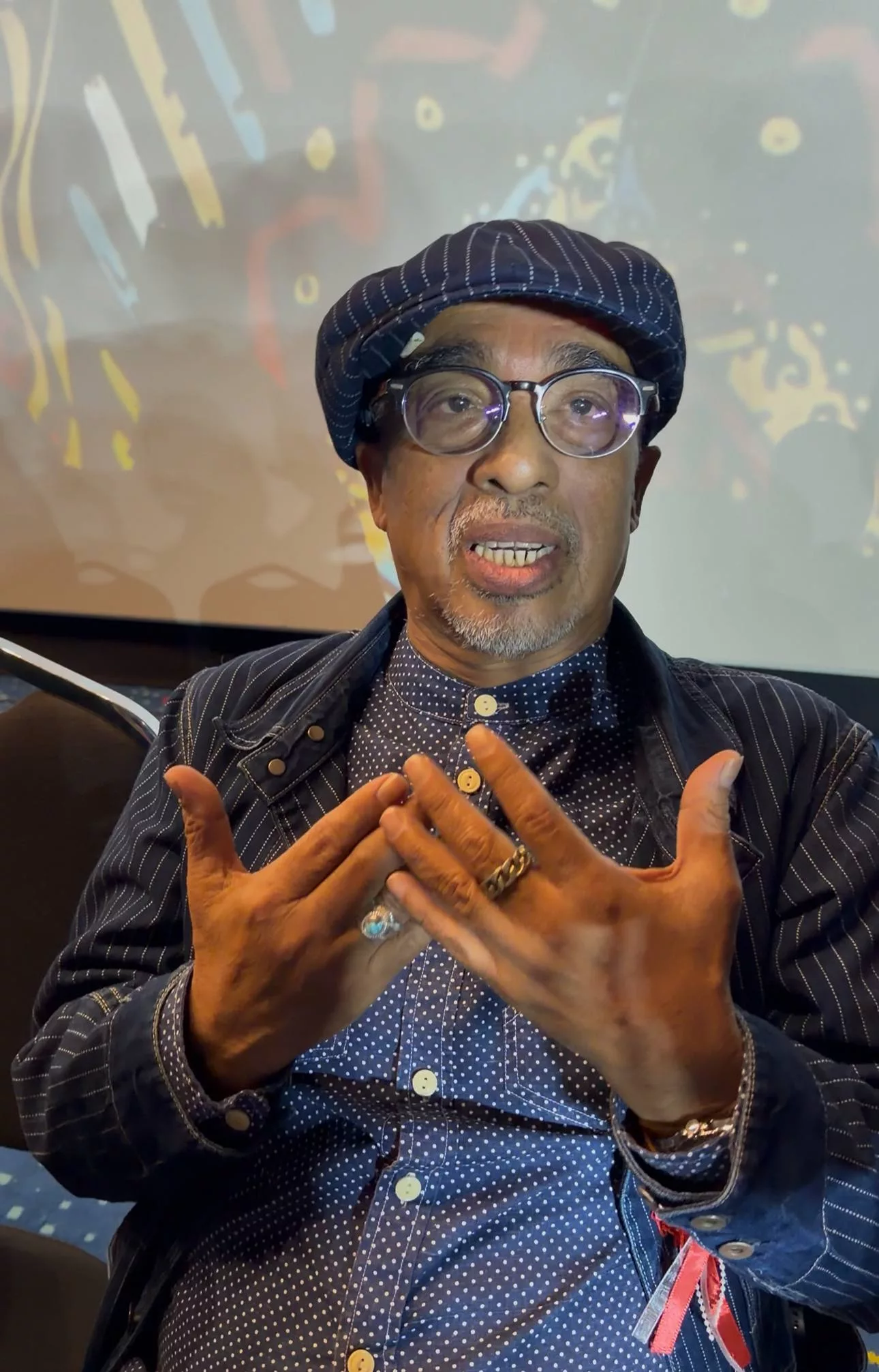 “Didiklah Dengan Ilmu, Hukuman Akan Melemahkan,” – Sabri Yunus Gesa Penggiat Teater Jaga Batas Agama