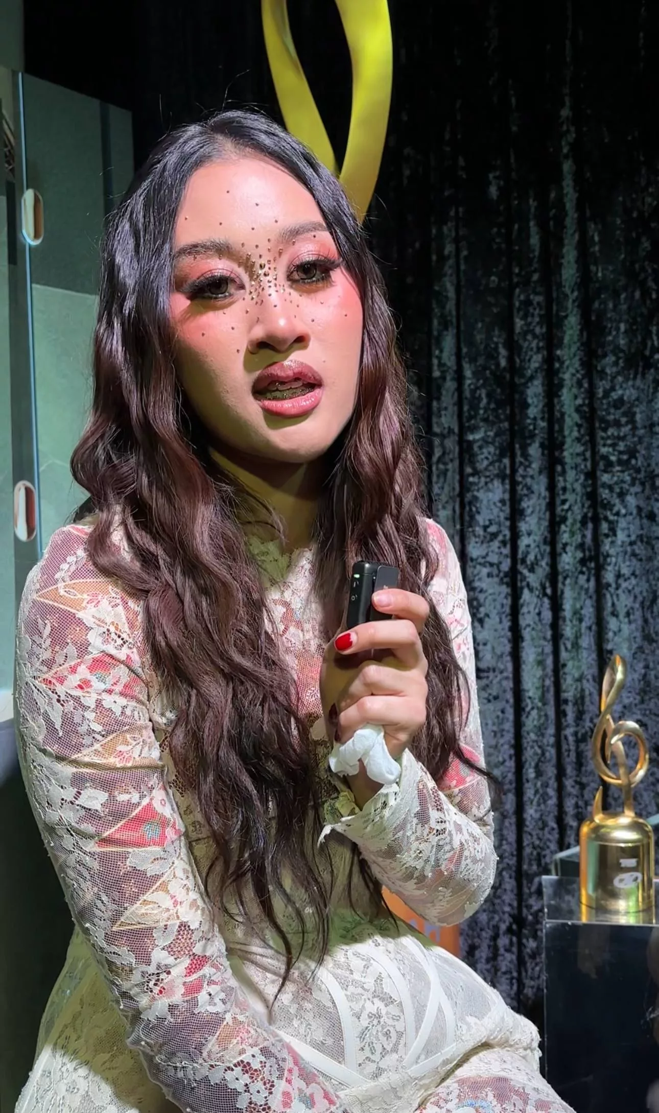 “Beberapa Minggu Ini, Saya Agak Kepenatan,” – Persembahan ‘Tak Adil’ Dikritik Kurang Bertenaga? Aisha Retno Terima Teguran