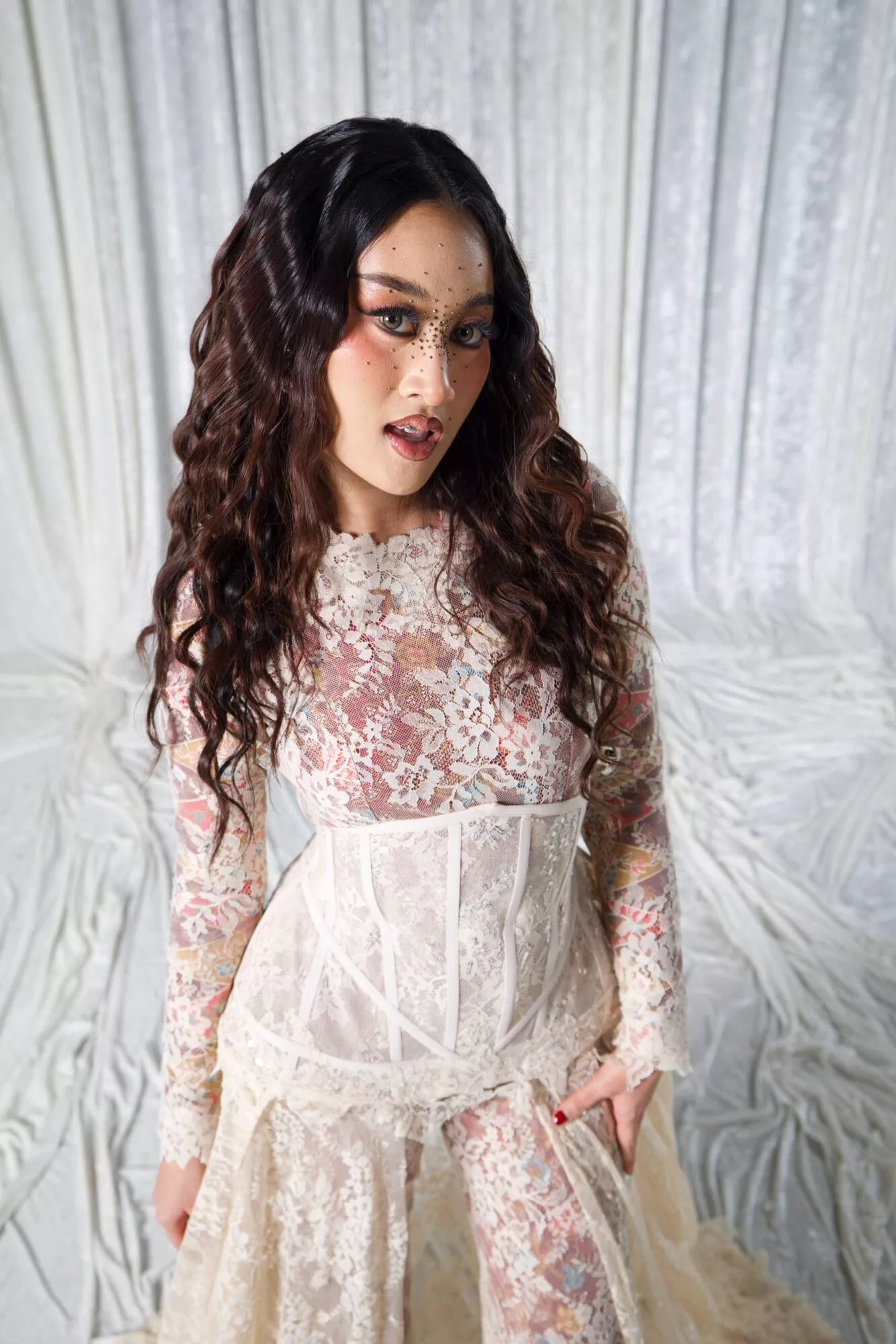 “Beberapa Minggu Ini, Saya Agak Kepenatan,” – Persembahan ‘Tak Adil’ Dikritik Kurang Bertenaga? Aisha Retno Terima Teguran