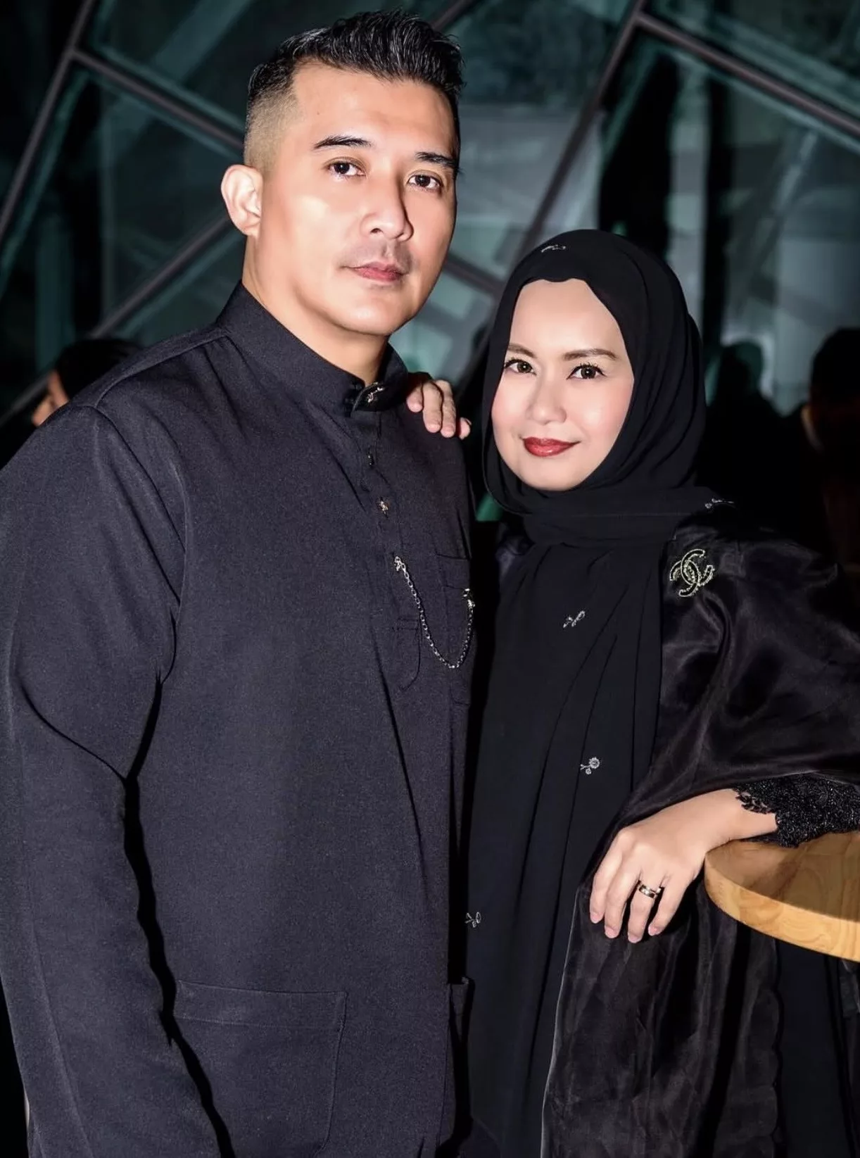 “Ini Keputusan Bersama Isteri, Usia Saya Sudah Cecah 50 Tahun,” - Aaron Aziz Elak Adegan Dukung & Bersentuhan, Sedar Usia Bukan Muda Lagi 3 “Ini Keputusan Bersama Isteri, Usia Saya Sudah Cecah 50 Tahun,” – Aaron Aziz Elak Adegan Dukung & Bersentuhan, Sedar Usia Bukan Muda Lagi