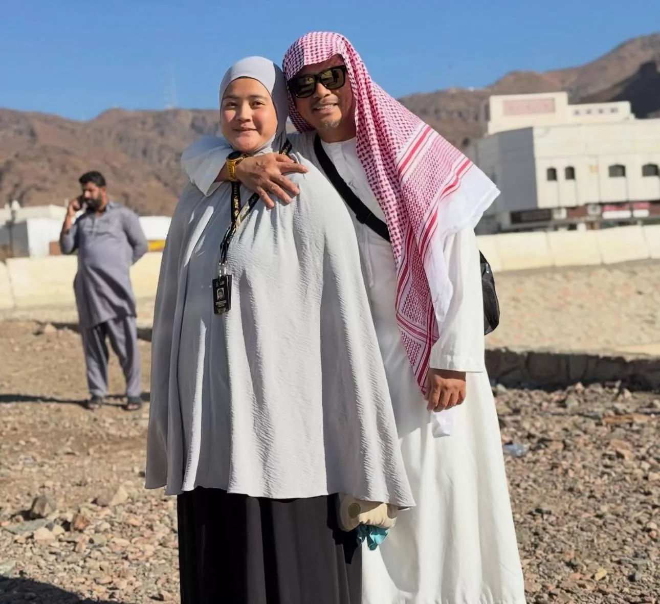 “Terima Kasih Bertahan Dengan Perangai Papa,” – Genap 12 Tahun Perkahwinan, Fizz Fairuz Mahu Bawa Almy Nadia Tunai Haji