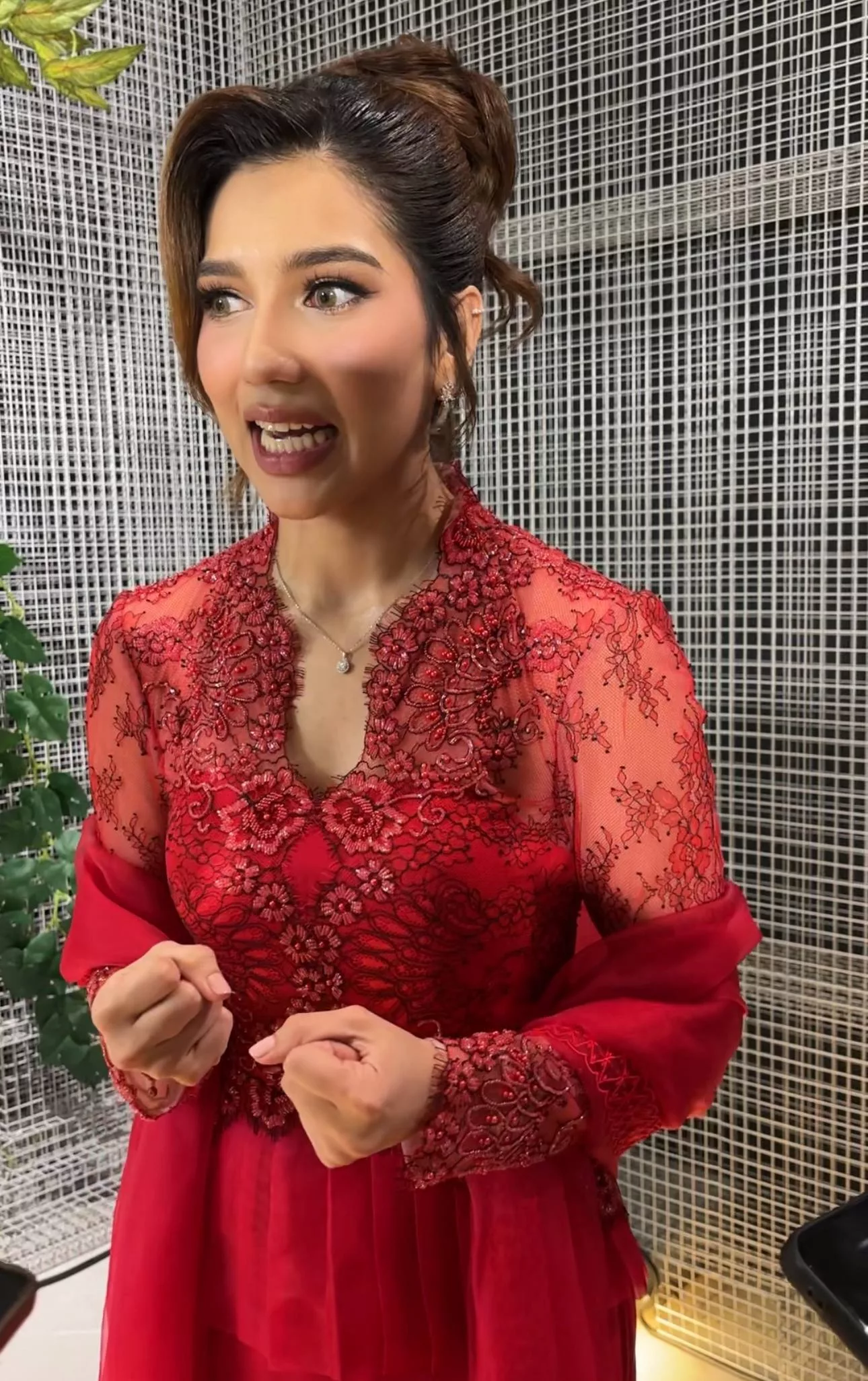 Elisya Sandha Puji Komitmen Kerja Aliff Aziz, Tolak Tepi Hal Peribadi! – “Melangkah Masuk Ke Set, Kita Kena Jadi Profesional.”