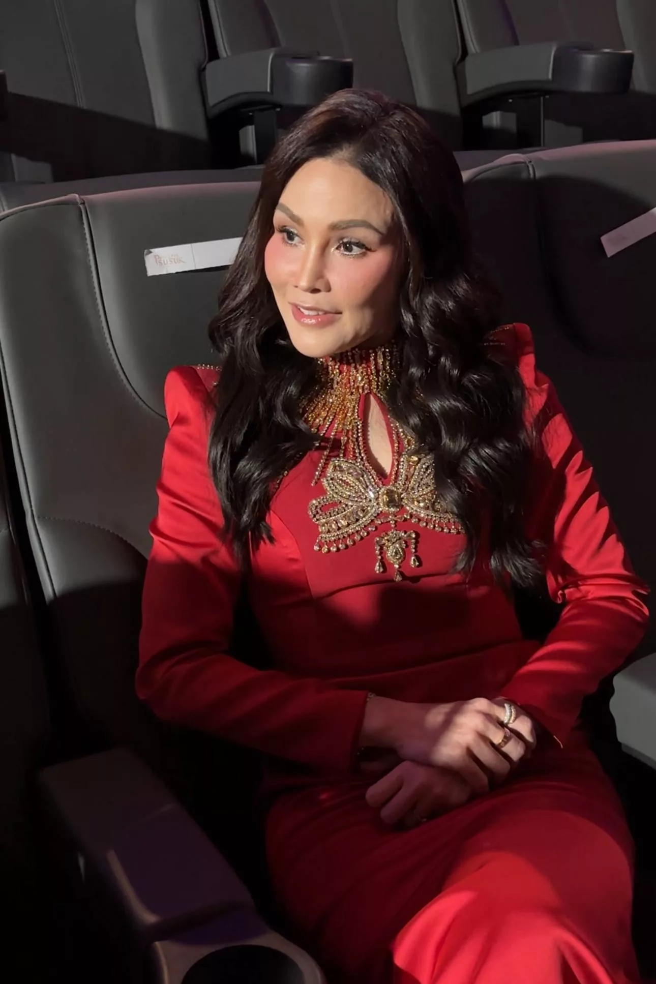 “Dulu Separuh Mati Jaga Pernafasan,”- Sarimah Ibrahim Tak Sangka Video ‘Kini Kau Tiada’ Versi Baru Tular, Kena Nyanyi Ikut Cara Gen-Z