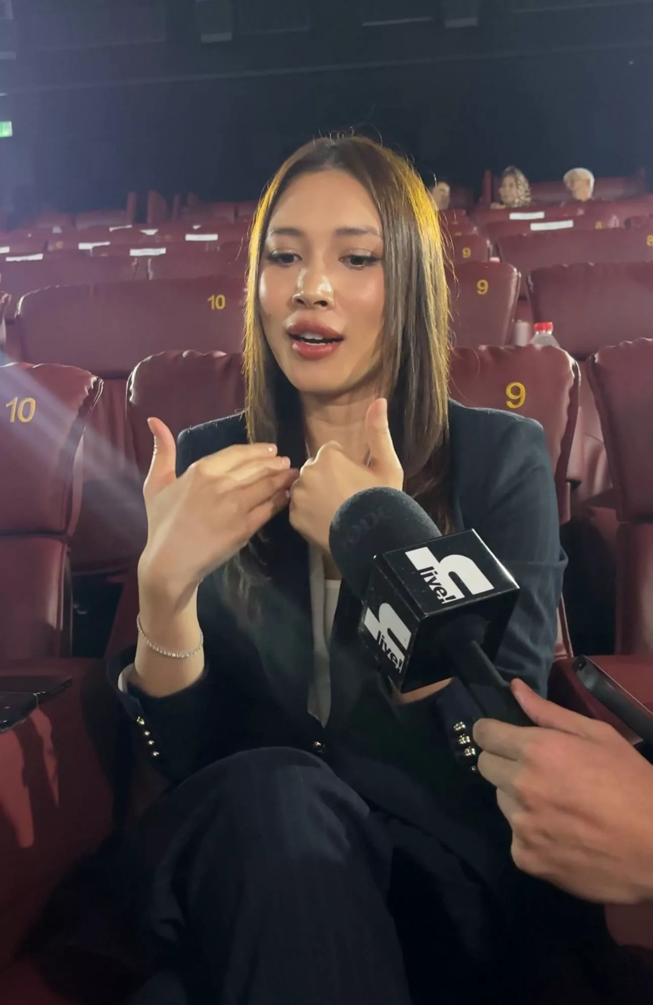 “Saya Juga Simpan Hasrat Ke Arah Itu,” – Zahirah Macwilson Tersentuh Lihat Ibu Berhijab, Bakal Tunai Haji