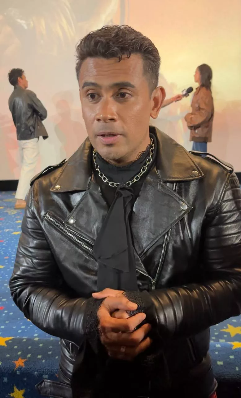 “Kami Sangat ‘Transparent’…,” – Tak Hormat Perasaan Isteri? Remy Ishak Ulas Beri Komen ‘Love Eyes’ Pada Foto Selfie Aghniny Haque