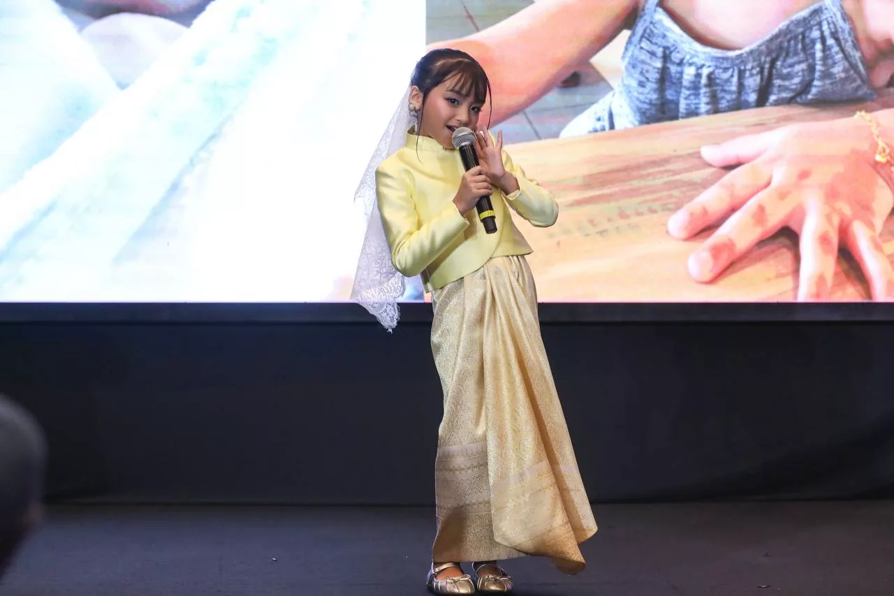 “Dia Masih Budak-Budak…,” – Adira Dedah Sebab Izin Anak Usia 9 Tahun Sertai TTMM, Mohon Netizen Berlembut Beri Komen Terhadap Anggrek