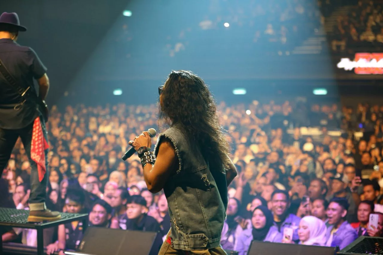 Sejarah Tercipta! KRISTAL OG Buktikan 25 Tahun Masih ‘Solid’, ZEPP KL Dibanjiri Lebih 2,500 Peminat Rock