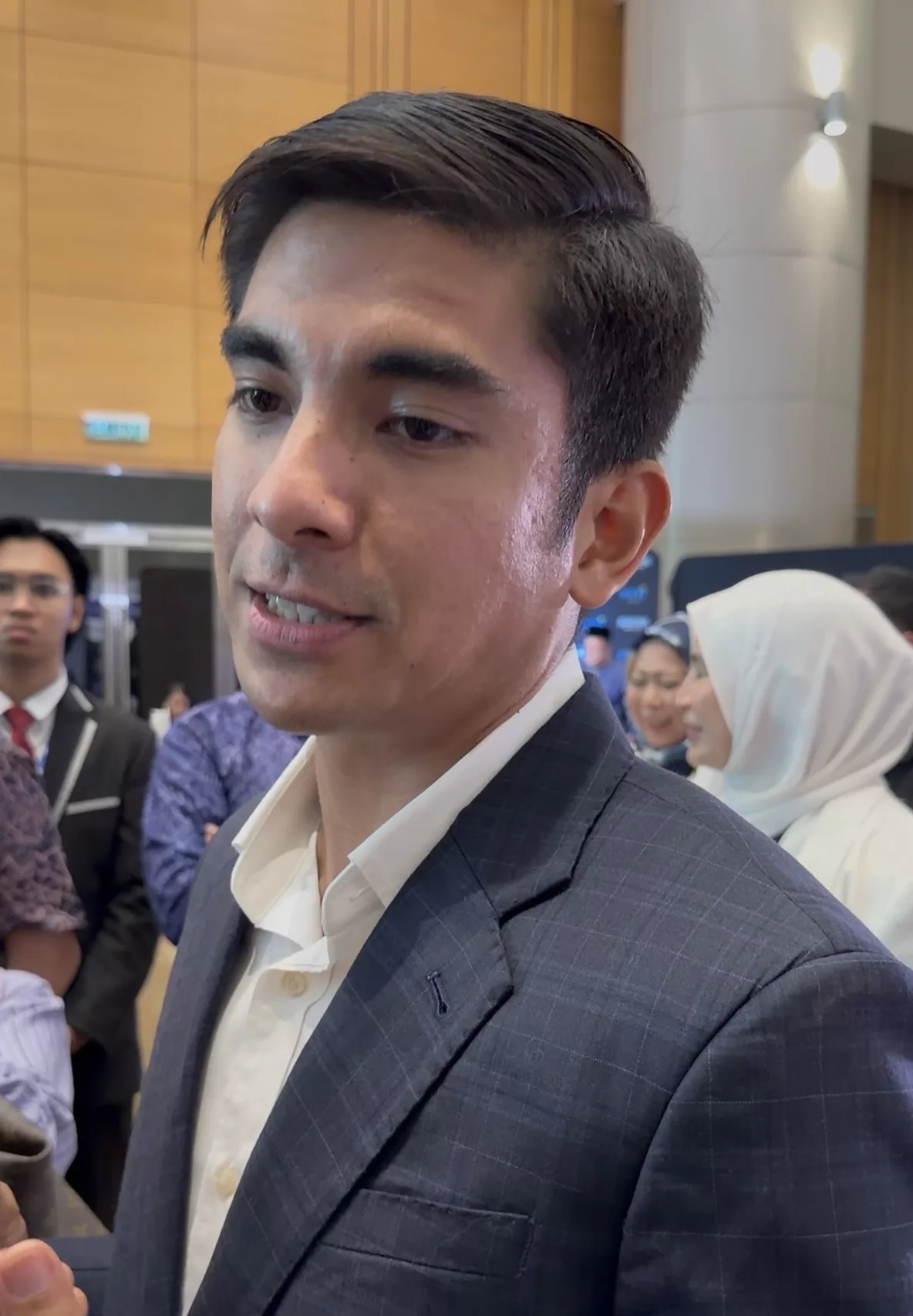“Alhamdulillah Berjalan Dengan Baik,” – Walau Jadual Padat, Syed Saddiq Tetap Fokus Persiapan Majlis Nikah…Dijangka Dalam Beberapa Bulan Lagi