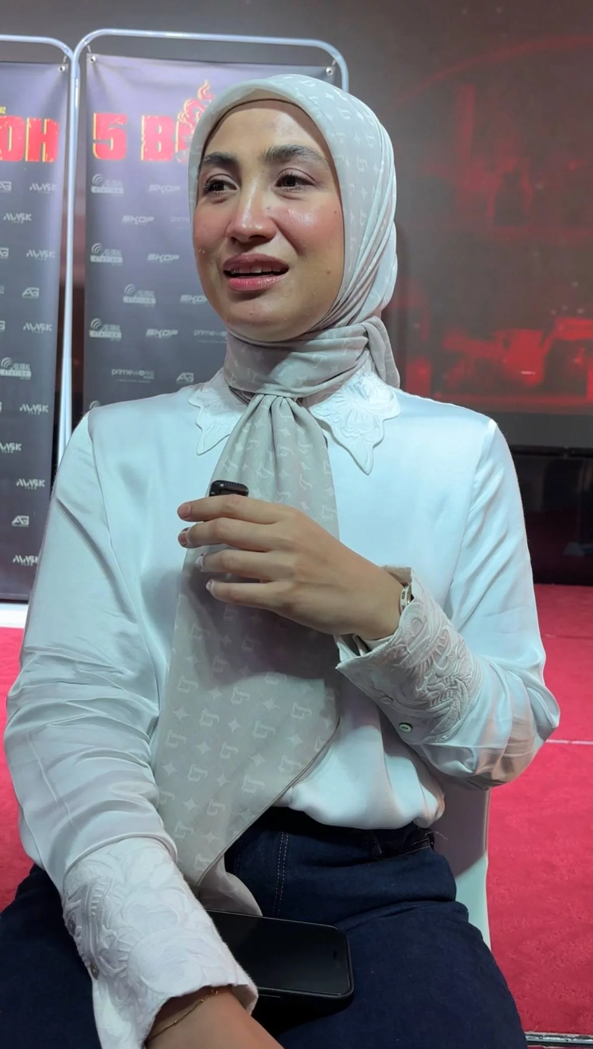 “Saya Juga Pernah Rasa Susah,” - Ozlynn Tak Mahu Terlalu Cerita Soal Bantuan Pada Azar Azmi, Mahu Jaga Maruah Sahabat Baik! Tiada Niat Nak Menunjuk 6 “Saya Juga Pernah Rasa Susah,” – Ozlynn Tak Mahu Terlalu Cerita Soal Bantuan Pada Azar Azmi, Mahu Jaga Maruah Sahabat Baik! Tiada Niat Nak Menunjuk