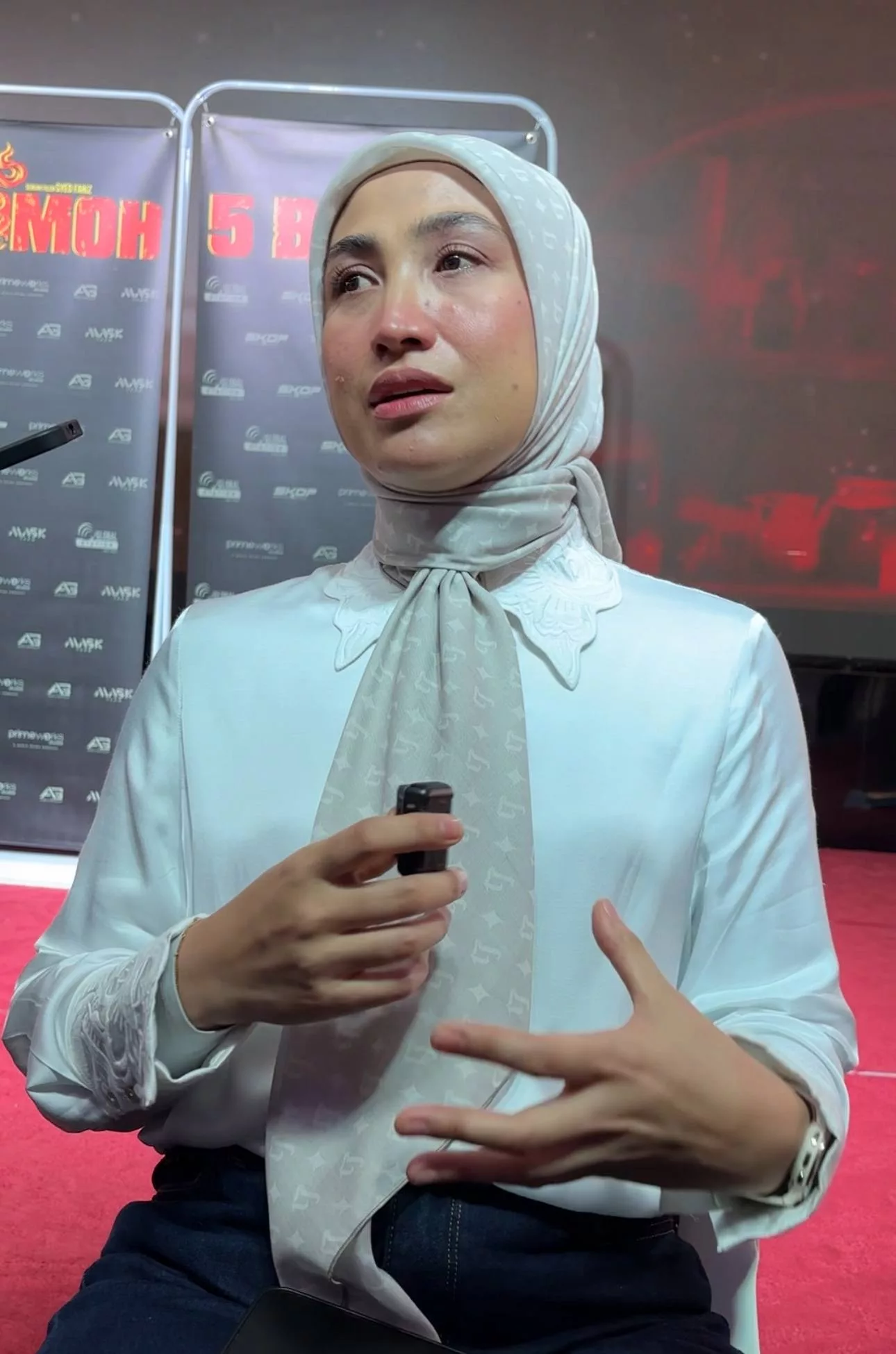 “Saya Juga Pernah Rasa Susah,” - Ozlynn Tak Mahu Terlalu Cerita Soal Bantuan Pada Azar Azmi, Mahu Jaga Maruah Sahabat Baik! Tiada Niat Nak Menunjuk 7 “Saya Juga Pernah Rasa Susah,” – Ozlynn Tak Mahu Terlalu Cerita Soal Bantuan Pada Azar Azmi, Mahu Jaga Maruah Sahabat Baik! Tiada Niat Nak Menunjuk