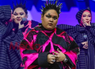 “Nak Tengok Saya Pakai Crop Top Ke?,” – Cik B Ulas Pilih Stail ‘Uniseks’ Demi Keselesaan, Vida Pula Syukur Anak Mula Tampil Feminin Segment Template