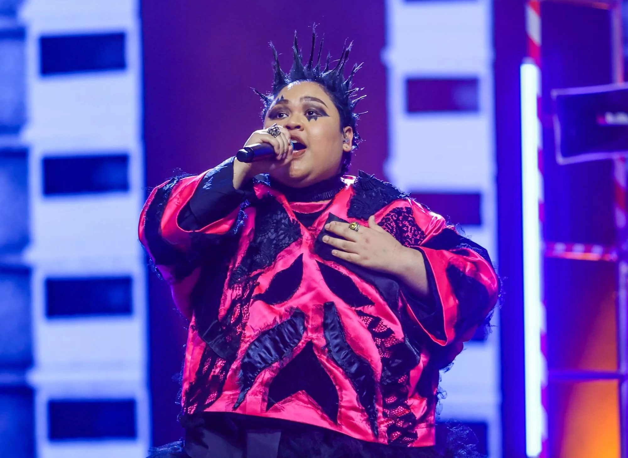 “Nak Tengok Saya Pakai Crop Top Ke?,” - Cik B Ulas Pilih Stail ‘Uniseks’ Demi Keselesaan, Vida Pula Syukur Anak Mula Tampil Feminin 12 “Nak Tengok Saya Pakai Crop Top Ke?,” – Cik B Ulas Pilih Stail ‘Uniseks’ Demi Keselesaan, Vida Pula Syukur Anak Mula Tampil Feminin
