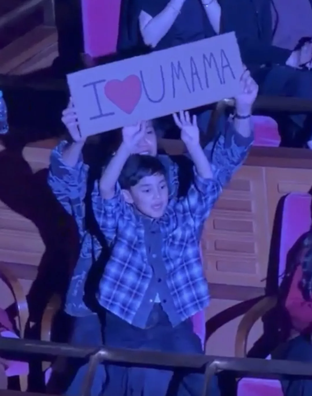 “Terima Kasih Tak Halang Ibu Terbang Tinggi…,” – Seth Tunjuk Ucapan ‘I Love You Mama’, Shila Amzah Sebak Anak-Anak Jadi Kekuatan