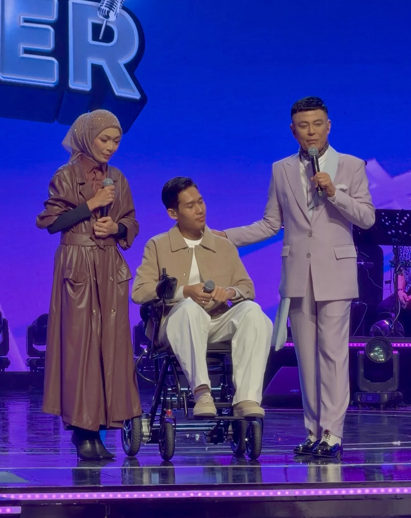 Adrian Adam Buat Ramai Sebak, Rupanya Lagu ‘Ku Mohon’ Dalam Senarai Untuk Penyertaan TTMM2 - “Saya Ketepikan Perasaan Malu…” 7 Adrian Adam Buat Ramai Sebak, Rupanya Lagu ‘Ku Mohon’ Dalam Senarai Untuk Penyertaan TTMM2 – “Saya Ketepikan Perasaan Malu…”