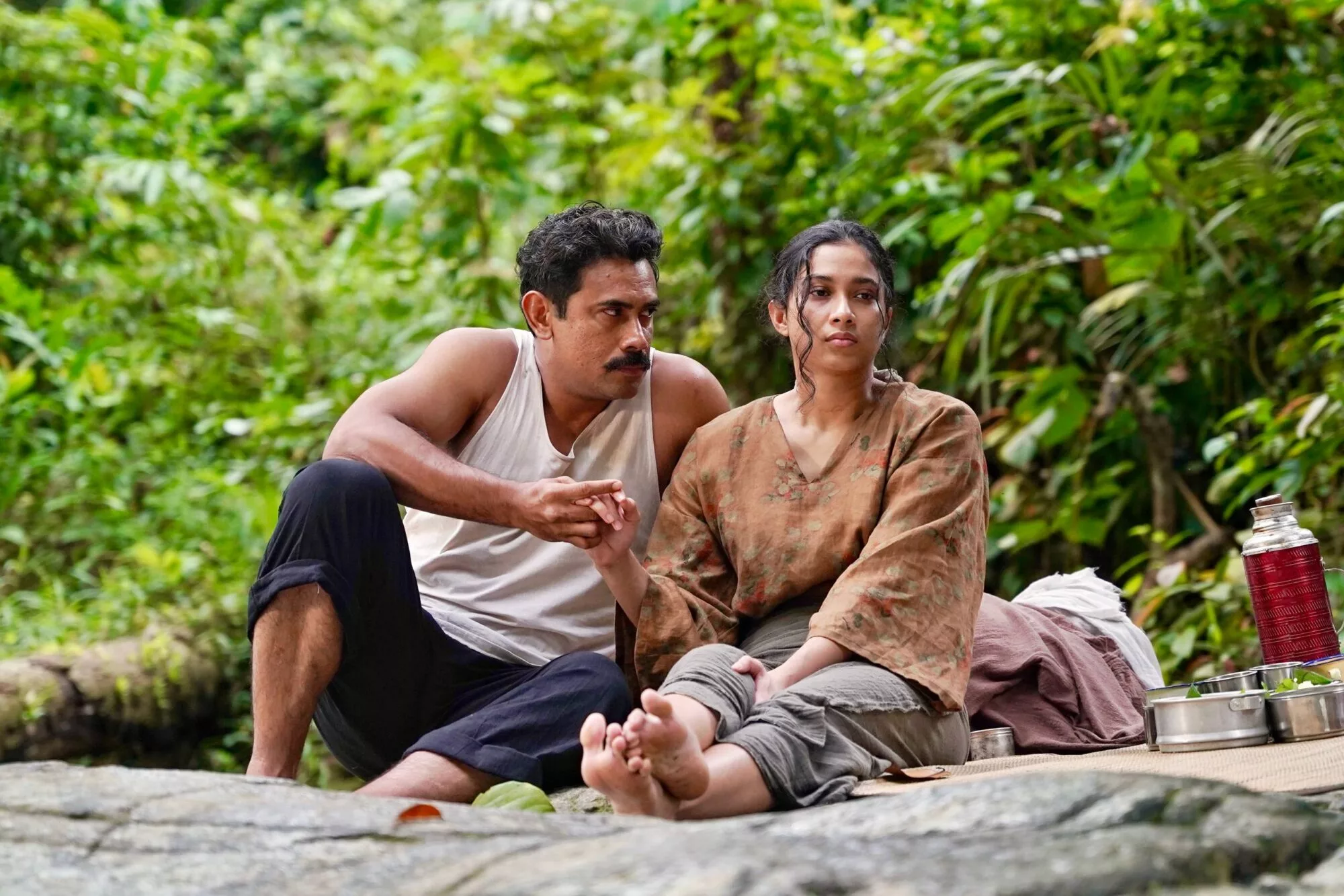 Remy Ishak Tampil Dengan Watak Paling Gelap & Aghniny Haque Pertama Kali Beraksi Di Malaysia, ‘Khadam’ Bongkar Misteri Saka Keluarga