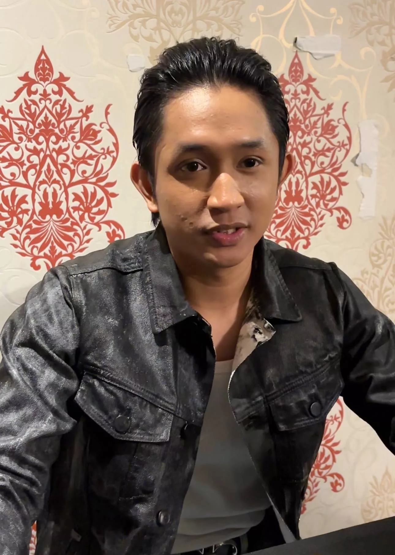 “Dia Pesan Supaya…,” - Kim Khairii Lerai Teka-Teki, Sudah Berkahwin & Miliki Cahaya Mata… Isteri Sokong Perjalanan Di TTMM2 10 “Dia Pesan Supaya…,” – Kim Khairii Lerai Teka-Teki, Sudah Berkahwin & Miliki Cahaya Mata… Isteri Sokong Perjalanan Di TTMM2