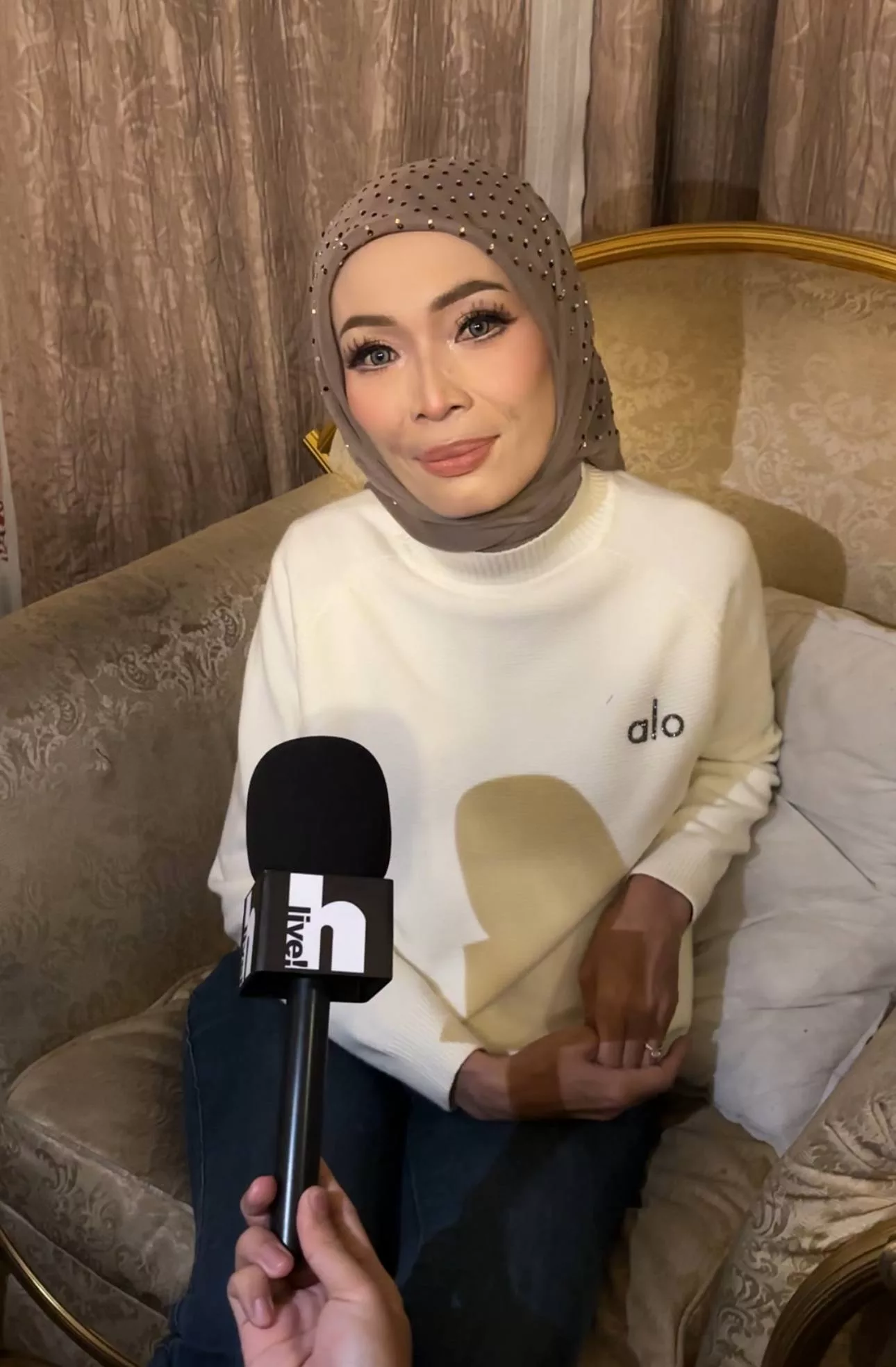 Amyza Tersentuh Lihat Persembahan Adrian, Bawa Semangat Arwah Andre Di Pentas TTMM2 - “Dia Berhasrat Nak Duet Dengan Abangnya…” 9 Amyza Tersentuh Lihat Persembahan Adrian, Bawa Semangat Arwah Andre Di Pentas TTMM2 – “Dia Berhasrat Nak Duet Dengan Abangnya…”