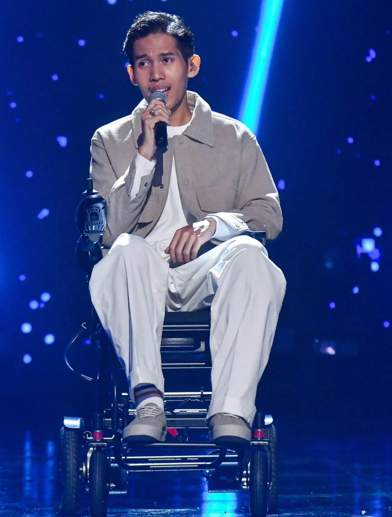 Amyza Tersentuh Lihat Persembahan Adrian, Bawa Semangat Arwah Andre Di Pentas TTMM2 - “Dia Berhasrat Nak Duet Dengan Abangnya…” 8 Amyza Tersentuh Lihat Persembahan Adrian, Bawa Semangat Arwah Andre Di Pentas TTMM2 – “Dia Berhasrat Nak Duet Dengan Abangnya…”