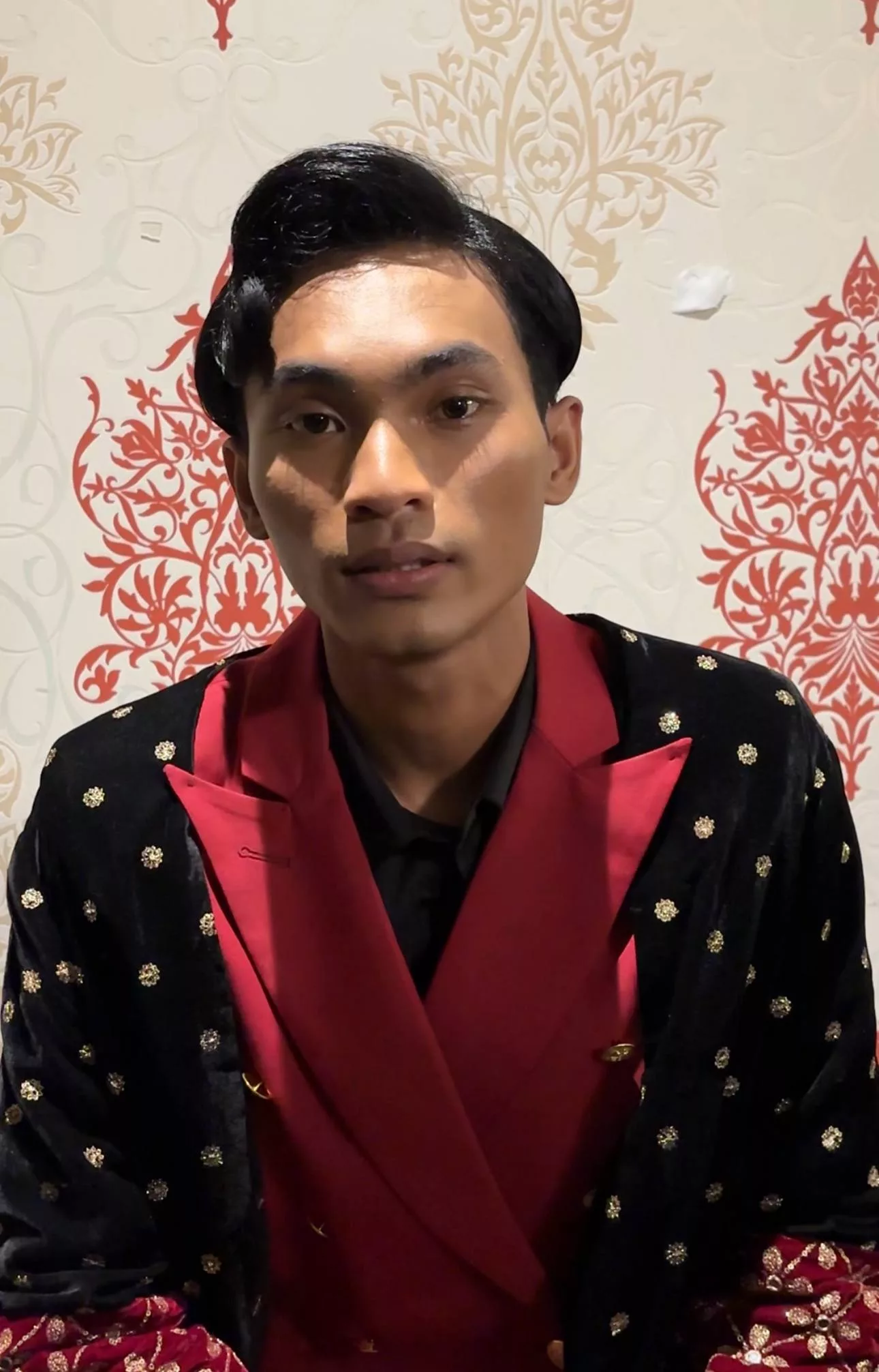 “Saya Akan Cuba Perbaiki,” - Hussain Dalam Proses Biasakan Diri Dengan Dunia Seni, Tak Perlu Salahkan Bapa & Pihak Pengurusan 6 “Saya Akan Cuba Perbaiki,” – Hussain Dalam Proses Biasakan Diri Dengan Dunia Seni, Tak Perlu Salahkan Bapa & Pihak Pengurusan