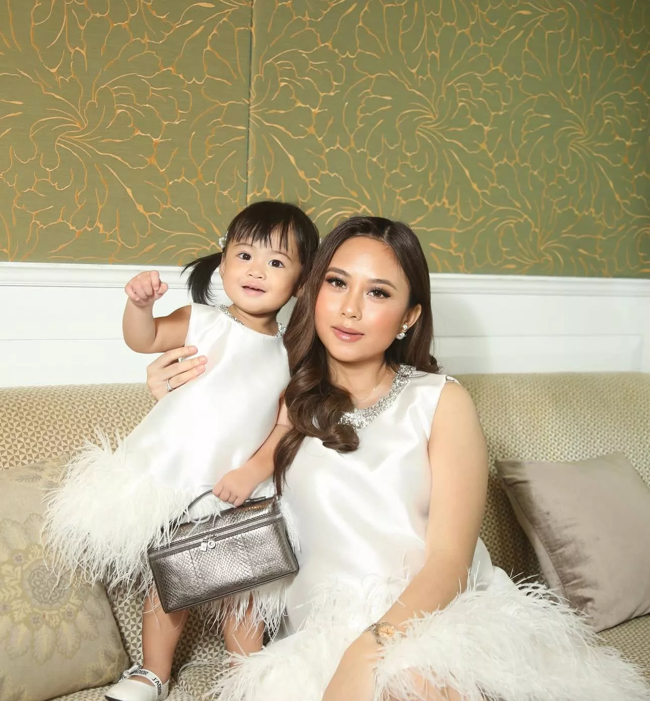 “Hati Ini Benar-Benar Dipenuhi Rasa Syukur,” - Datin Intan Najuwa Bakal Timang Puteri Kedua, Tak Sabar Momen Lunara Bakal Jadi Kakak 7 “Hati Ini Benar-Benar Dipenuhi Rasa Syukur,” – Datin Intan Najuwa Bakal Timang Puteri Kedua, Tak Sabar Momen Lunara Bakal Jadi Kakak