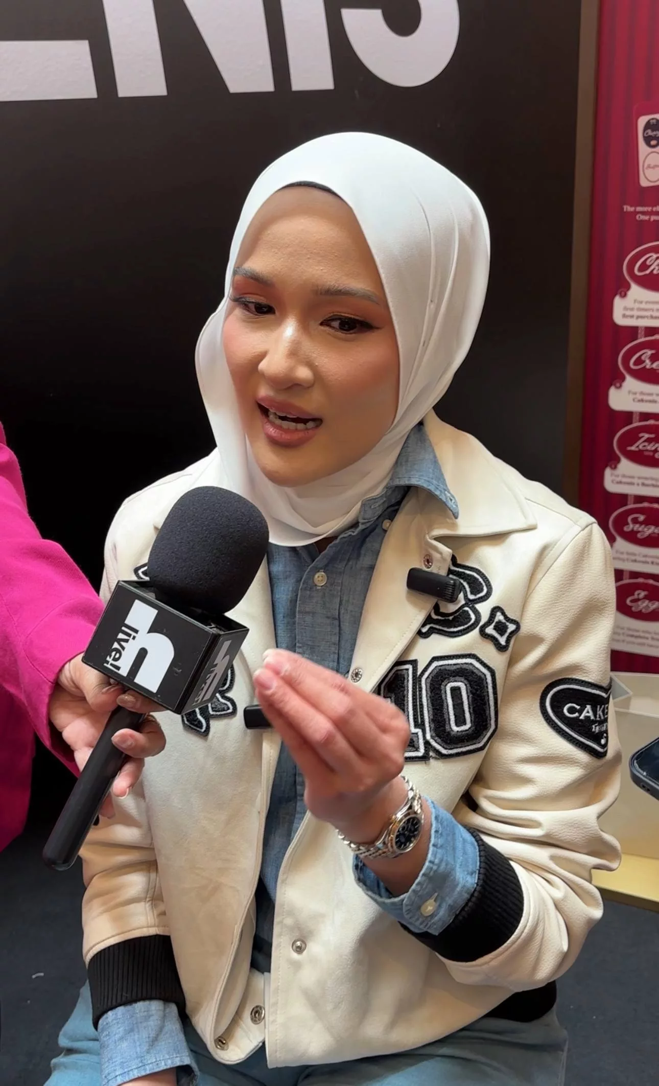 “Waktu Awal Perkahwinan Dulu, Kami Selalu Fikir…,” - Hanis Zalikha Syukur Bisnes Bertahan 10 Tahun Bersama Suami, Banyak Belajar Dari Kesilapan 8 “Waktu Awal Perkahwinan Dulu, Kami Selalu Fikir…,” – Hanis Zalikha Syukur Bisnes Bertahan 10 Tahun Bersama Suami, Banyak Belajar Dari Kesilapan