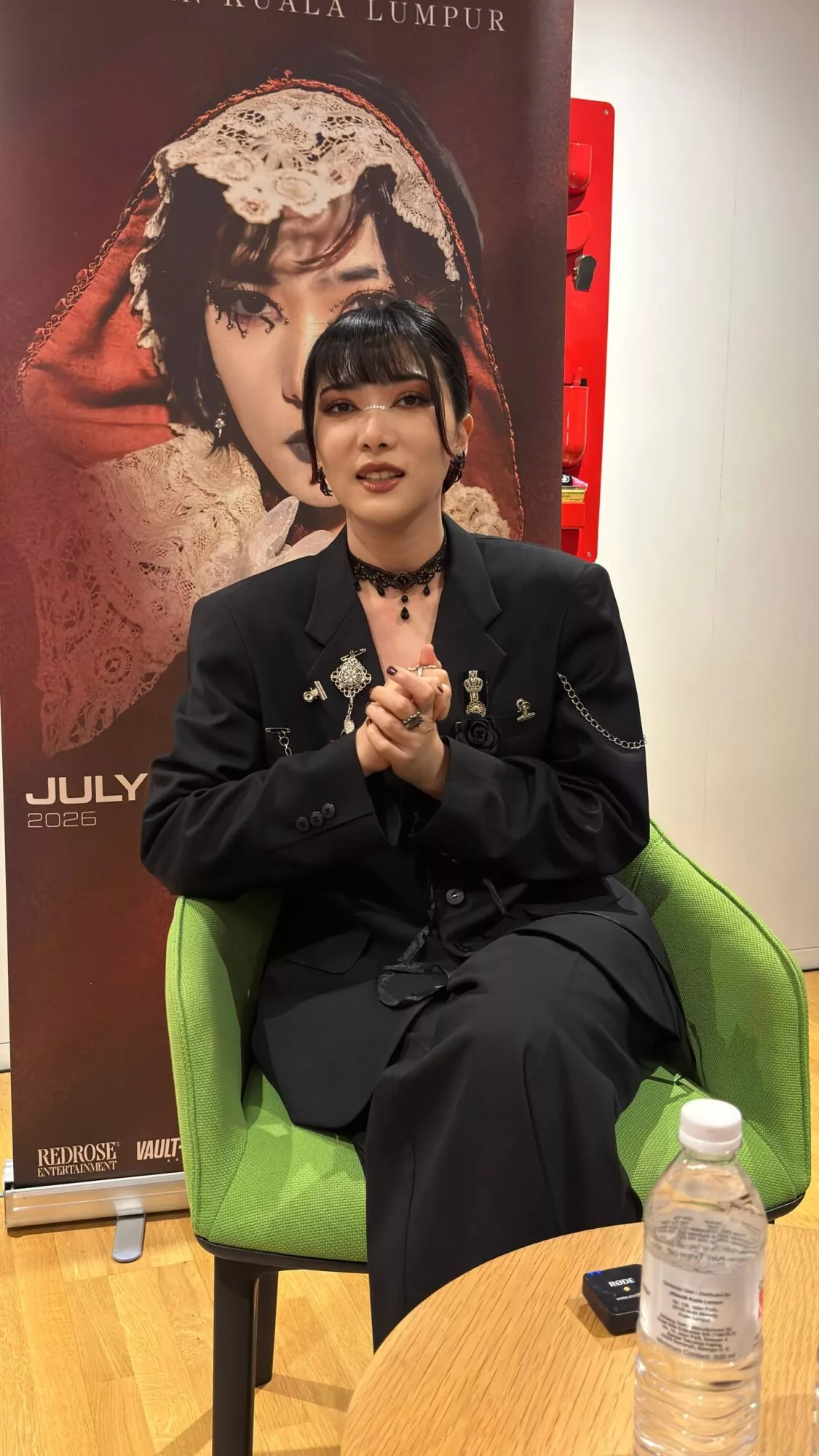 “Dia Tak Pernah Tunjuk Rasa Sakit,” – Isyana Sarasvati Kongsi Momen Rakam Lagu Dengan Allahyarham Vidi Aldiano, Semangat Juang Sahabat Jadi Inspirasi