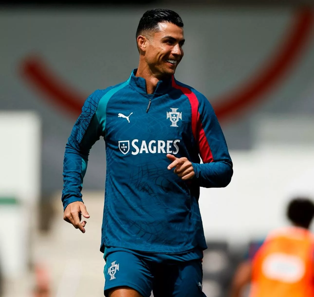 Jep Sepahtu Hantar DM Ke Cristiano Ronaldo, Minta Perkemas Teknik Serangan - “Fokus ‘Shot On Terget’, Tandukan Jadi Senjata.” 8 Jep Sepahtu Hantar DM Ke Cristiano Ronaldo, Minta Perkemas Teknik Serangan – “Fokus ‘Shot On Terget’, Tandukan Jadi Senjata.”