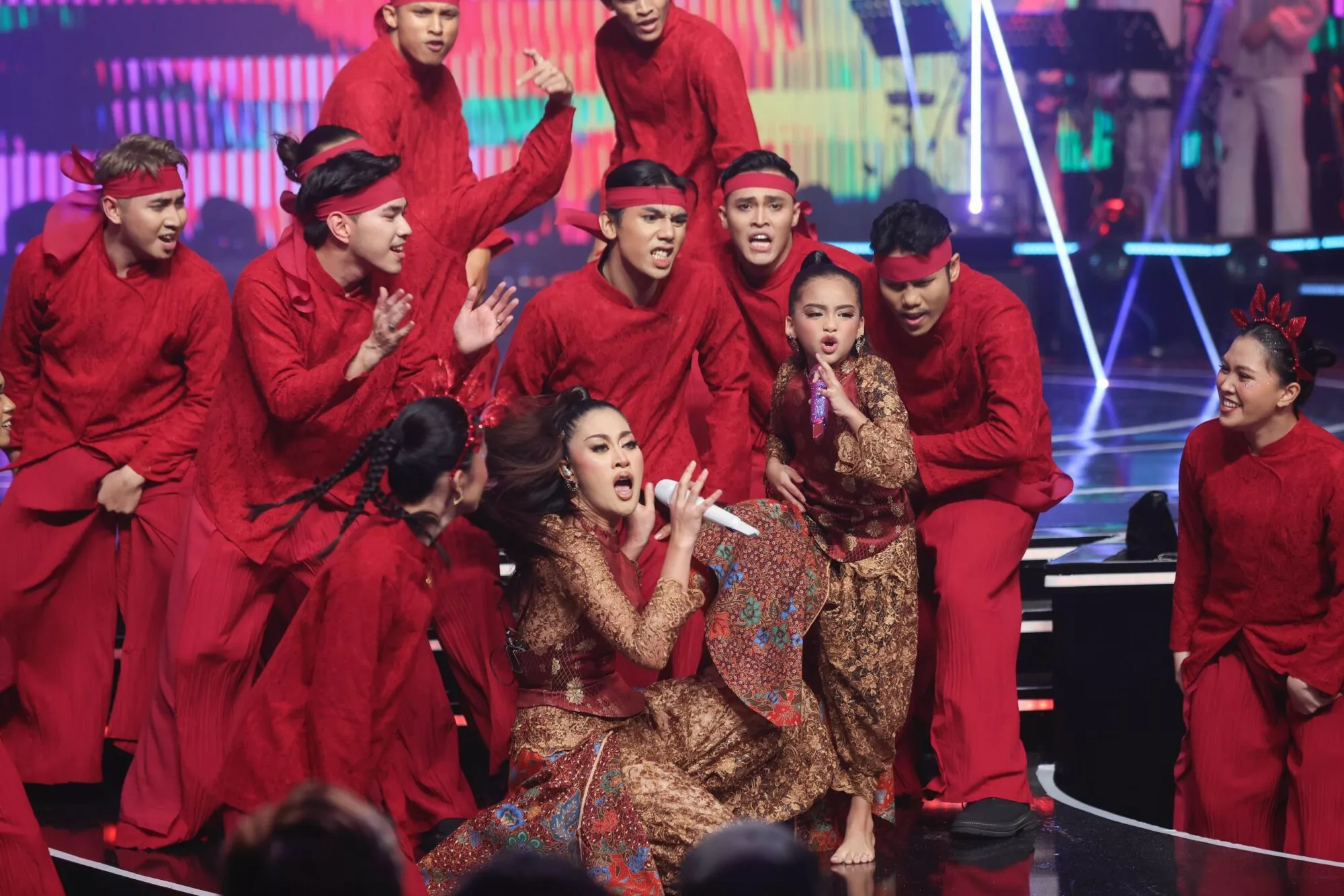 Anggrek Berjaya Buktikan Usia Bukan Penghalang, Adira Kawal Impak Populariti Anak - “Sebagai Ibu, Takut Juga Dengan Pujian Yang Berlebihan.” 8 Anggrek Berjaya Buktikan Usia Bukan Penghalang, Adira Kawal Impak Populariti Anak – “Sebagai Ibu, Takut Juga Dengan Pujian Yang Berlebihan.”