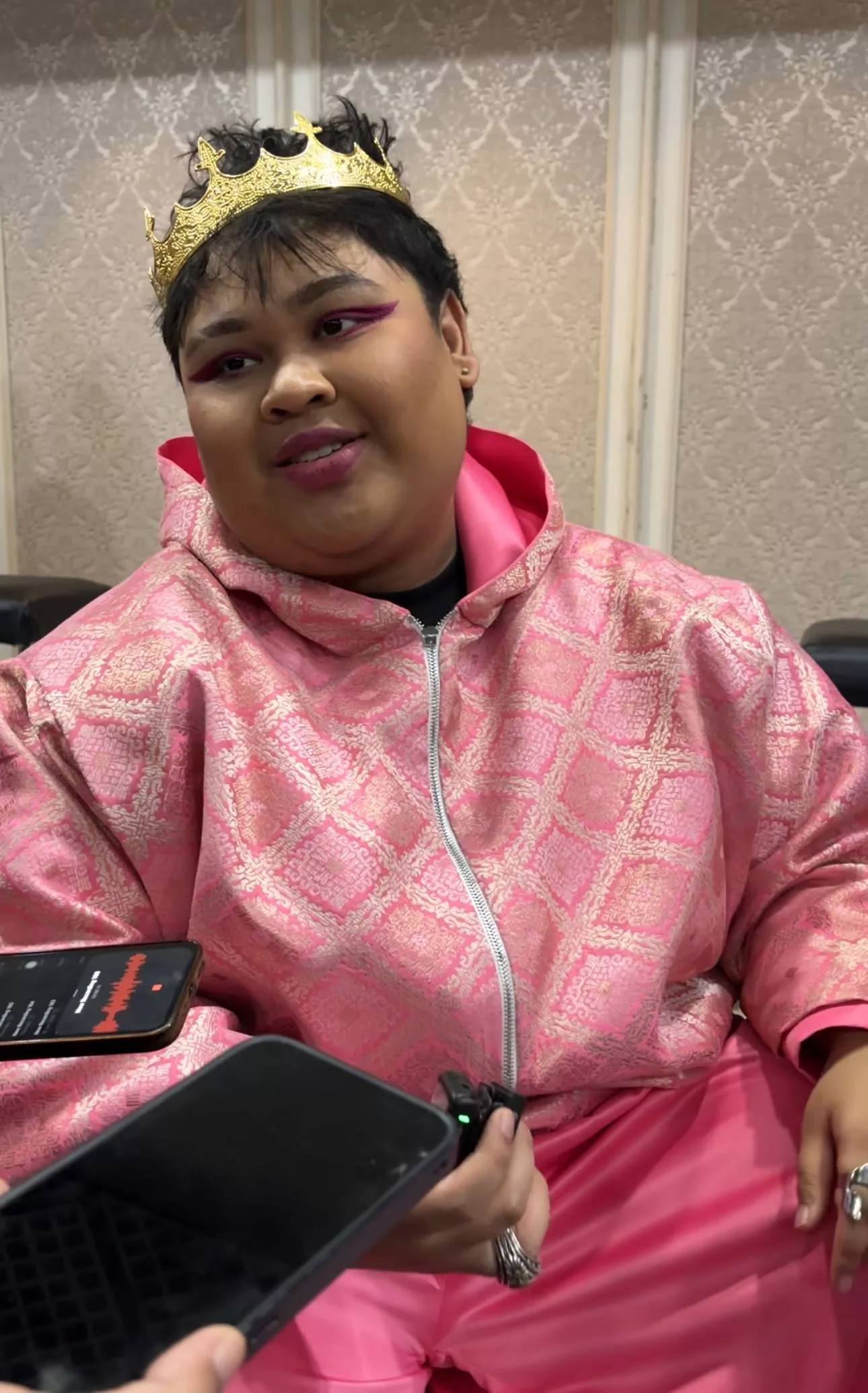 “Kalau Ada Yang Nak Dekat, Biarlah Dia Lebih Berjaya Dari Mama,” - Cik B Tak Mahu Ibunya Dibutakan Oleh Cinta, Elak Lelaki ‘Red Flag’ 7 “Kalau Ada Yang Nak Dekat, Biarlah Dia Lebih Berjaya Dari Mama,” - Cik B Tak Mahu Ibunya Dibutakan Oleh Cinta, Elak Lelaki ‘Red Flag’