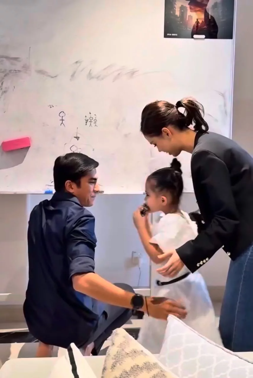 Bella Astillah Kongsi Momen Syed Saddiq Luah Hasrat Mahu Berkahwin - “Mungkin Hanya Beberapa Minit, Tapi Setiap Saat Menyimpan Kenangan..." 9 Bella Astillah Kongsi Momen Syed Saddiq Luah Hasrat Mahu Berkahwin – “Mungkin Hanya Beberapa Minit, Tapi Setiap Saat Menyimpan Kenangan…”