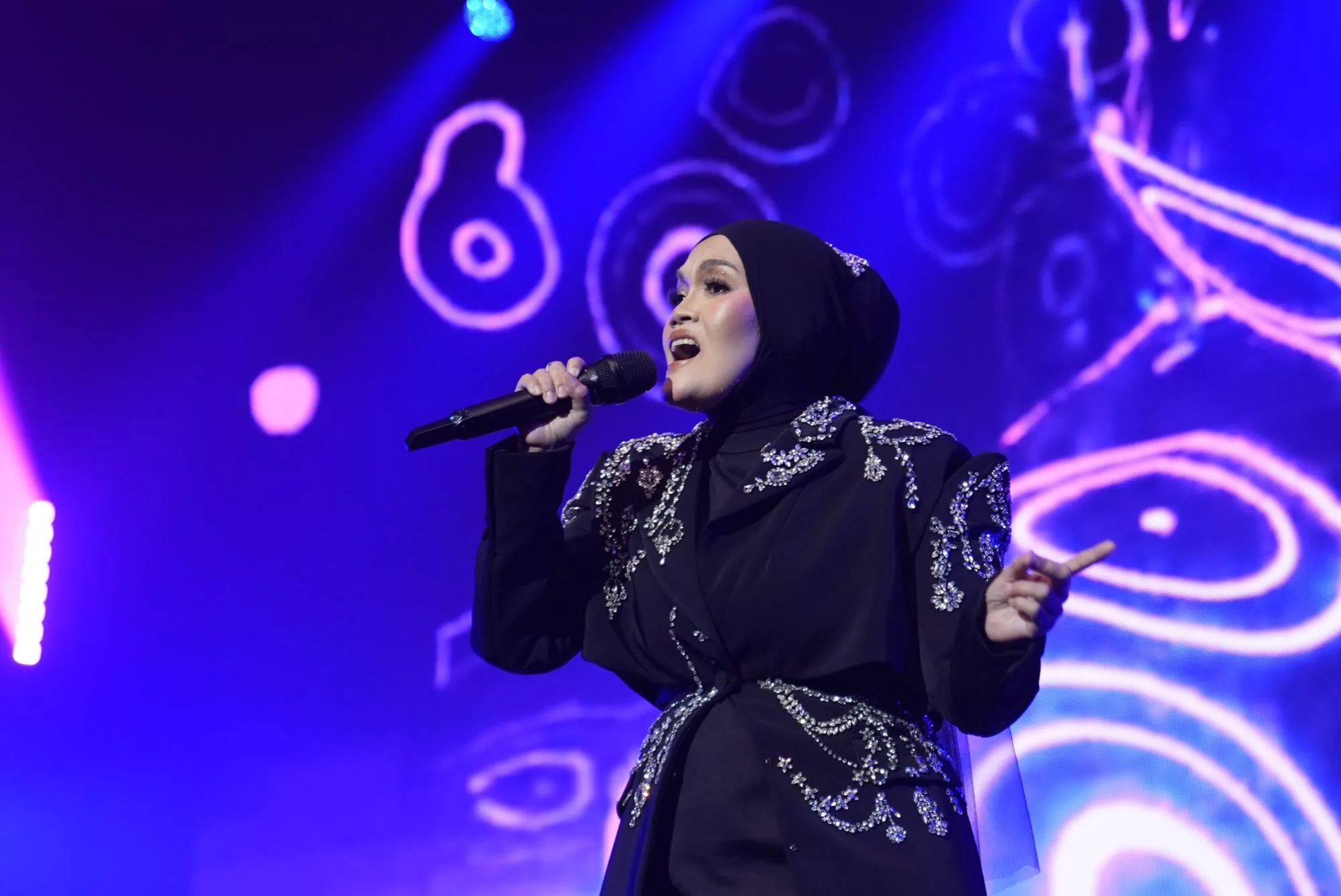 “Beliau Merupakan Sahabat…,” – Aishah Hampir Mengalah, Kata-Kata Nourul Depp Jadi Suntikan Semangat Jayakan Konsert Solo 11 “Beliau Merupakan Sahabat…,” – Aishah Hampir Mengalah, Kata-Kata Nourul Depp Jadi Suntikan Semangat Jayakan Konsert Solo