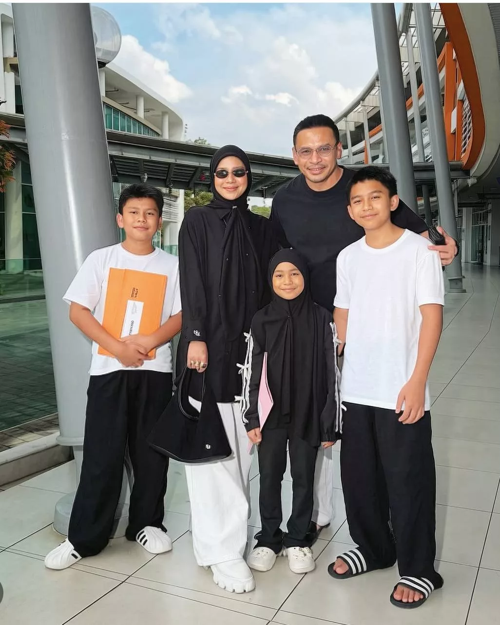 “Jika Ada Manusia Yang Merendahkan, Mencaci Atau Menzalimi Kami, Jadikan Ia Penghapus Dosa,”- Norman Hakim 5 “Jika Ada Manusia Yang Merendahkan, Mencaci Atau Menzalimi Kami, Jadikan Ia Penghapus Dosa,”- Norman Hakim